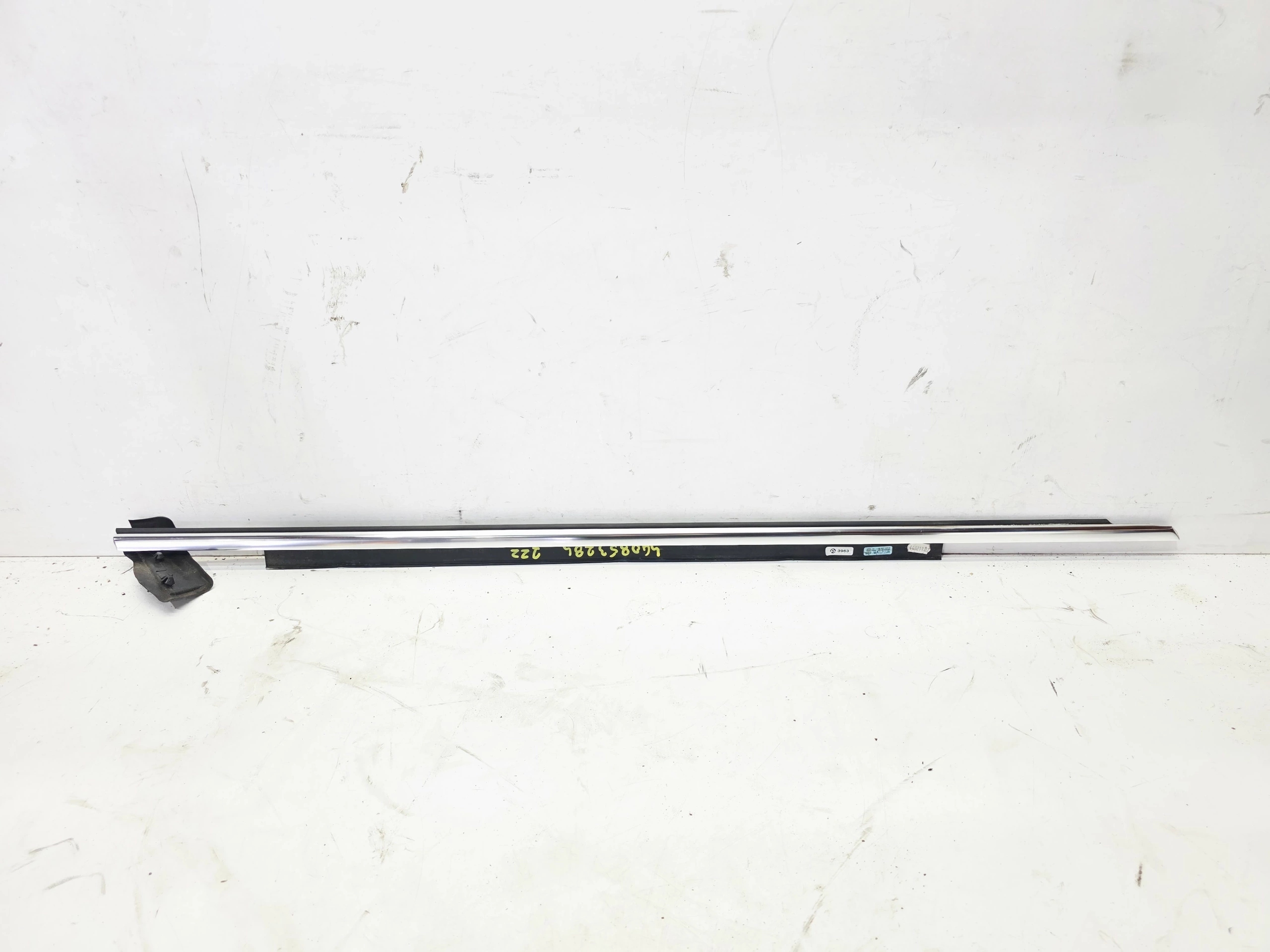 moulding dust SZYBE door right front AUDI A6 C7 4G0853284 2ZZ CHROM