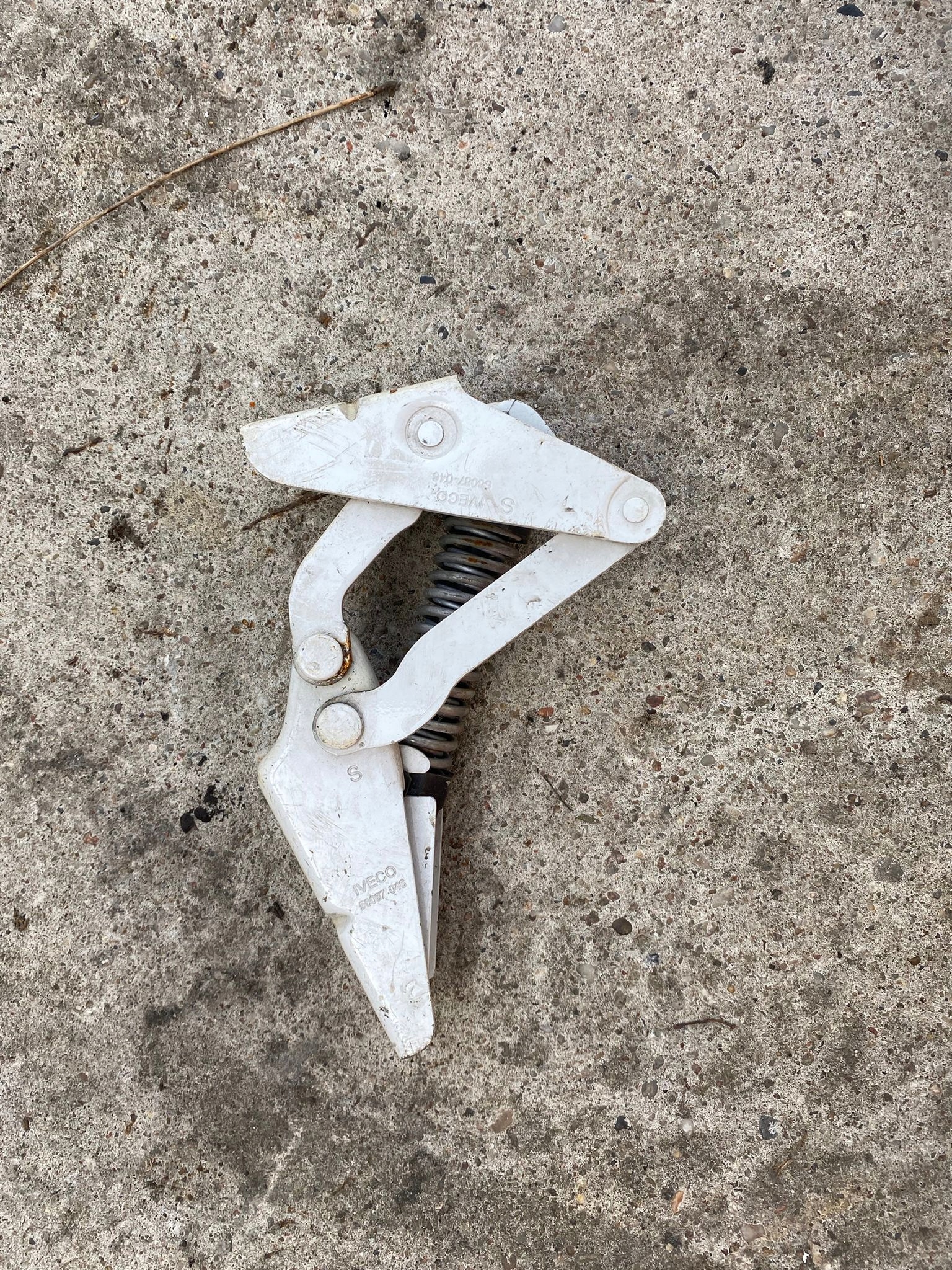 ZAWIAS MASKI IVECO DAILY VI