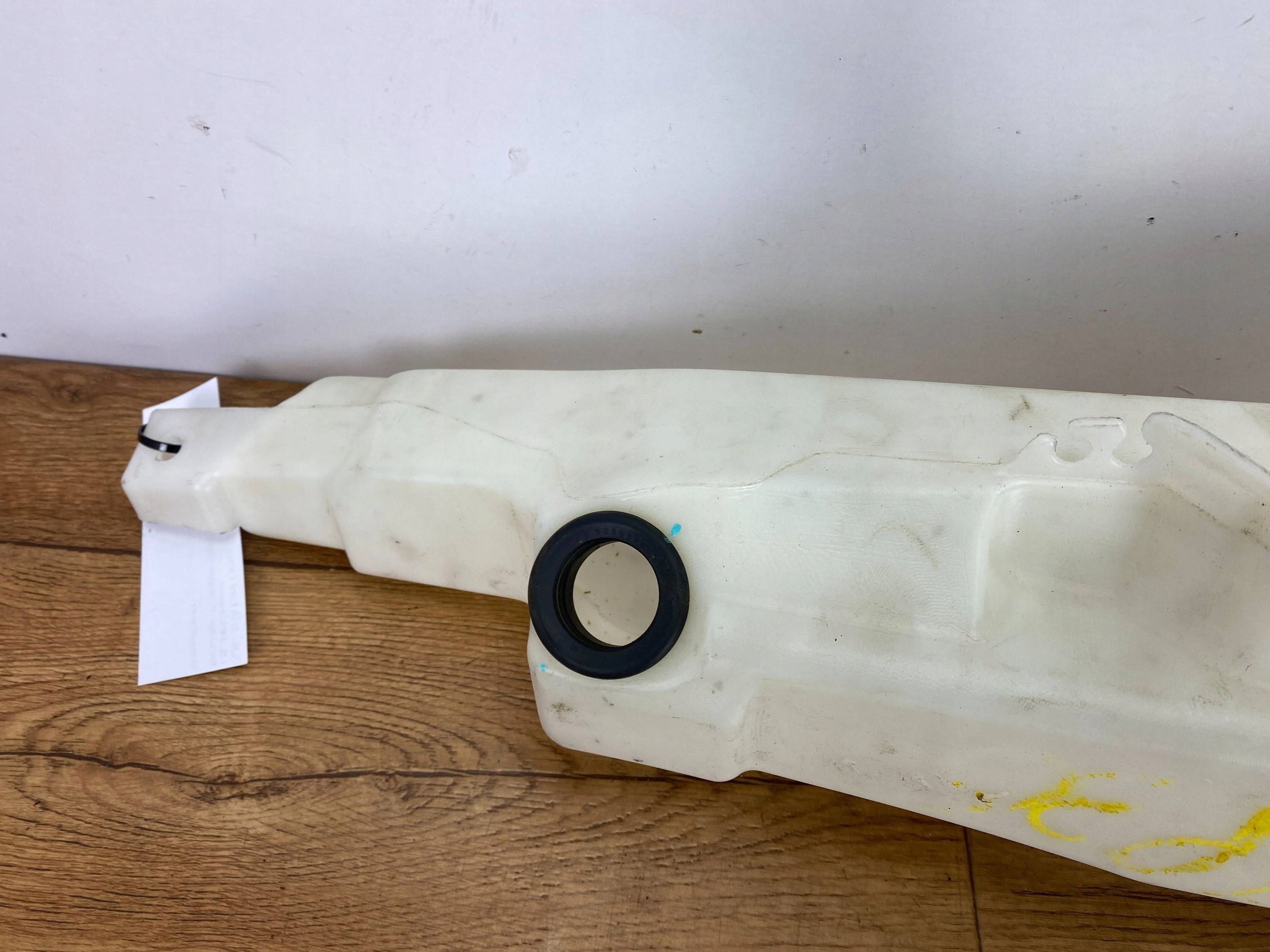 washer fluid tank Ford Escape IV Kuga MK3 2020+
