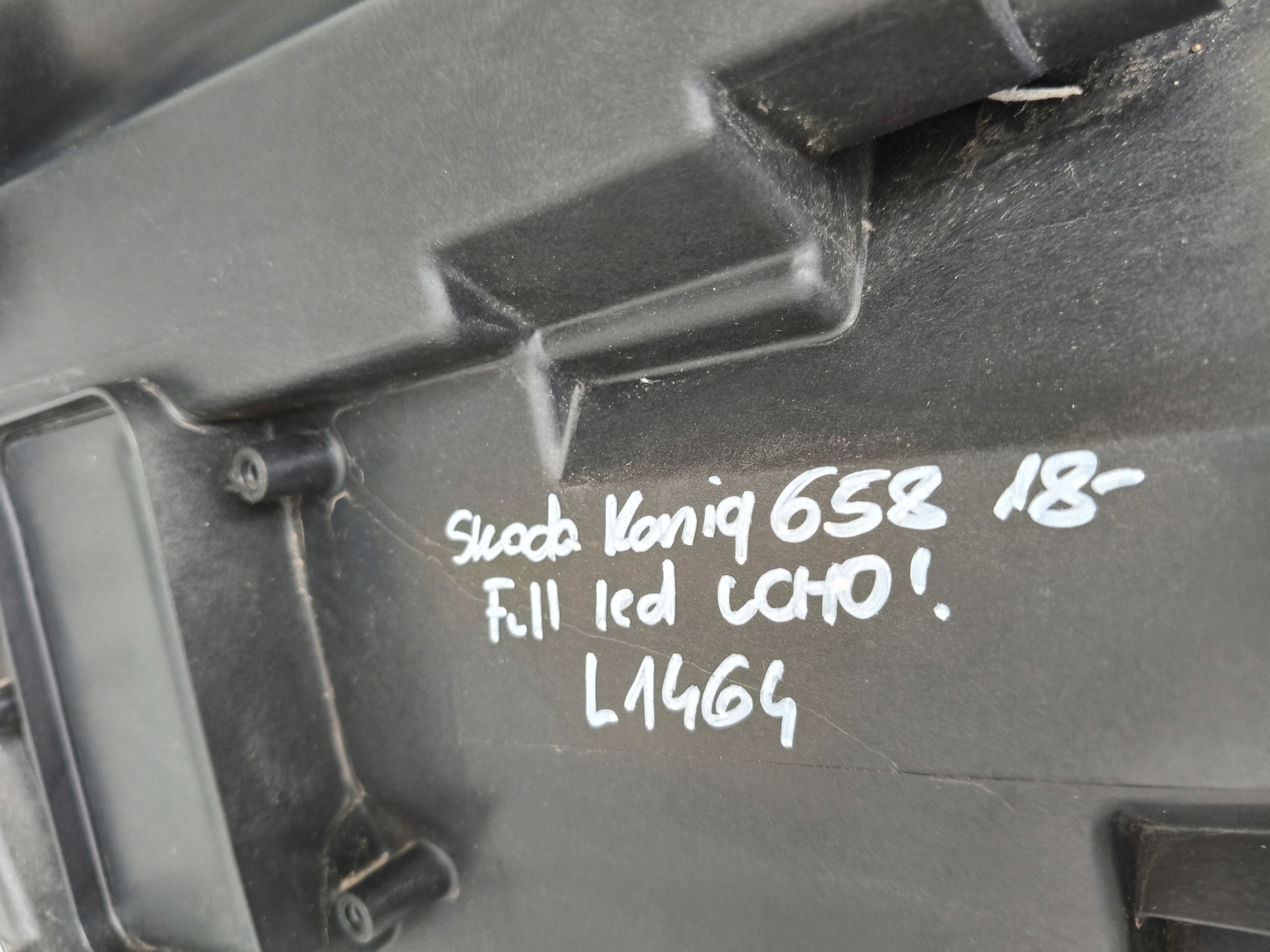 light right REFLEKTOR SKODA KAMIQ 658 18- FULL LED