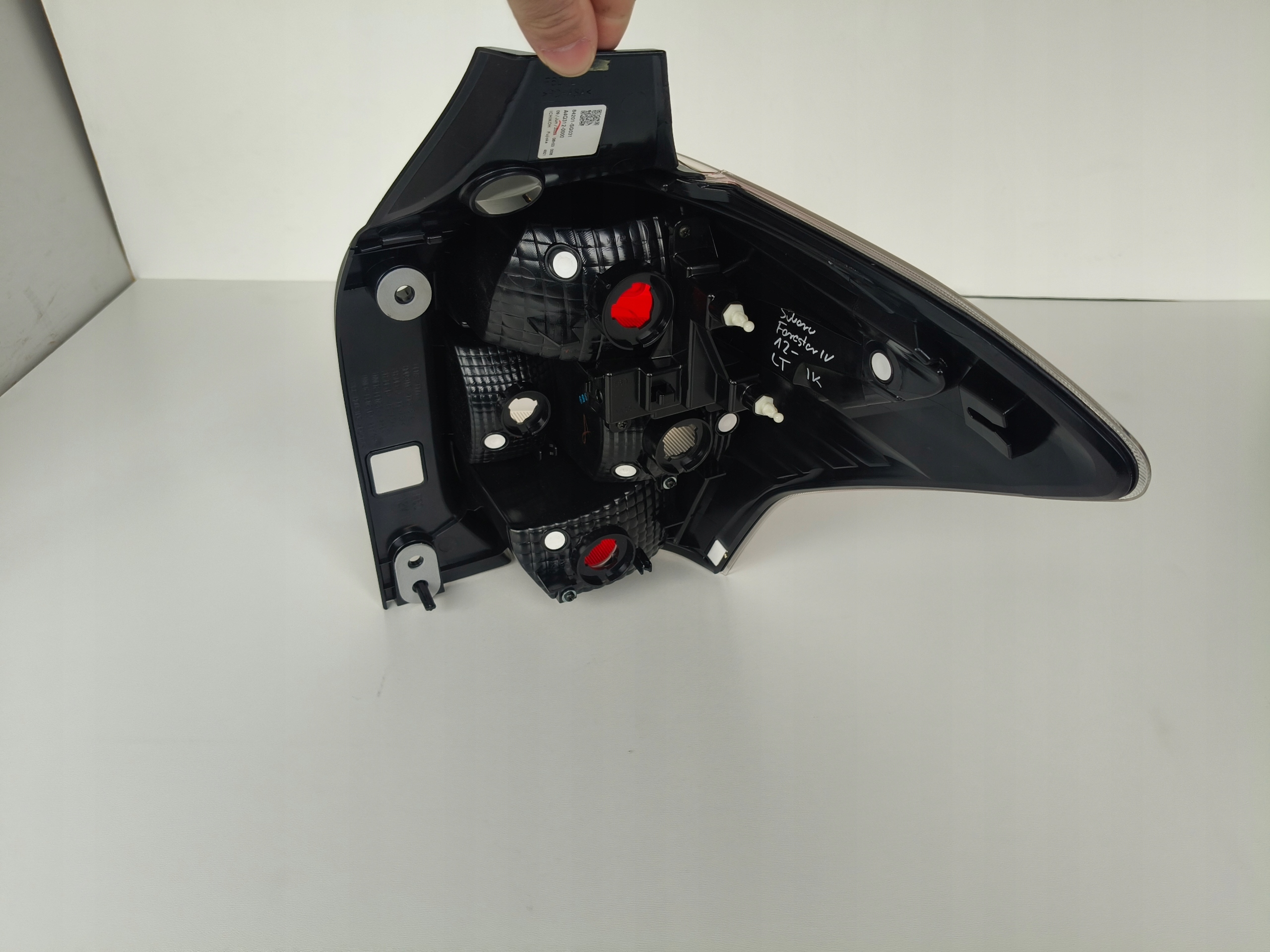 light left rear SUBARU FORESTER IV 12