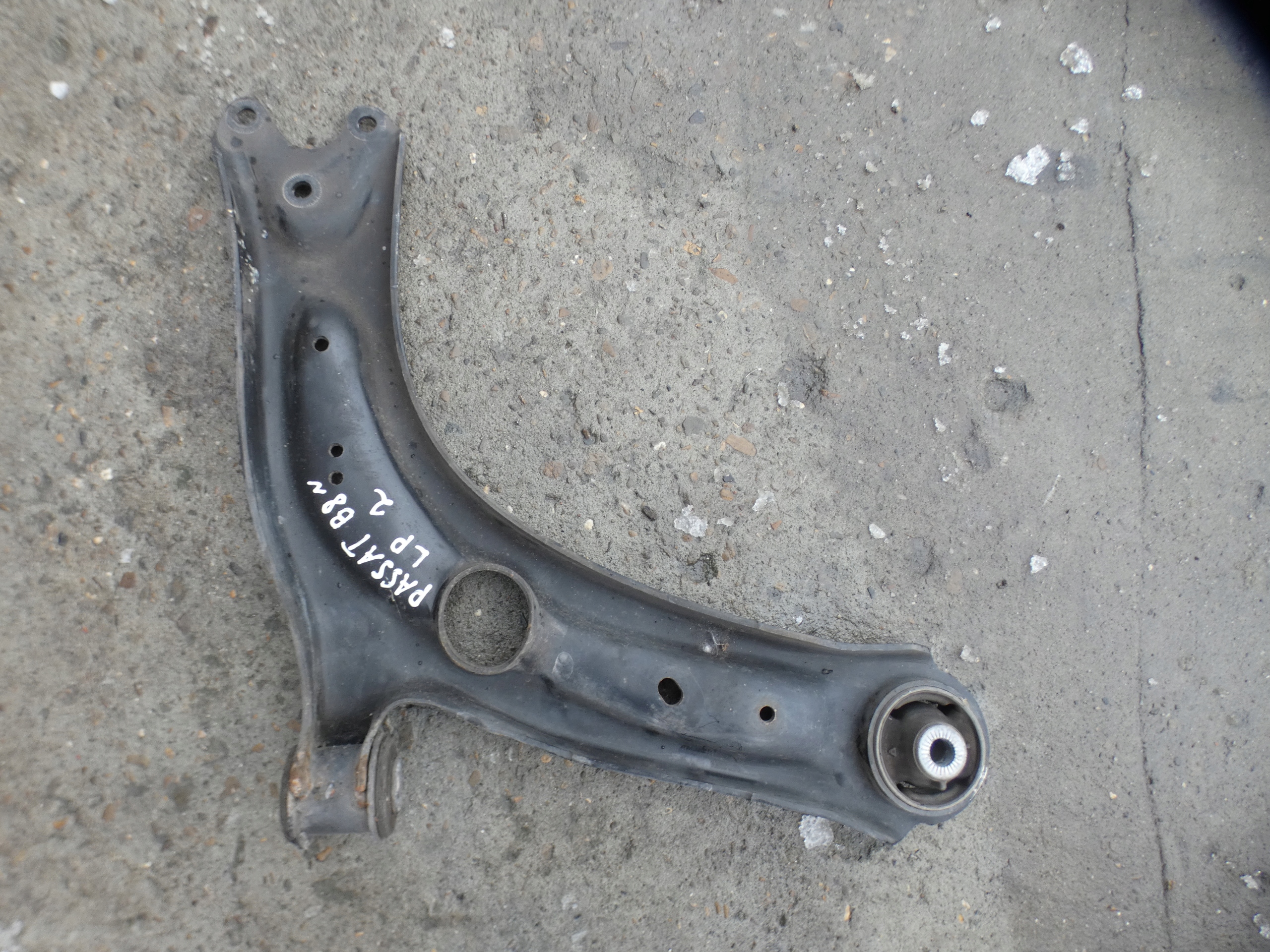 VW PASSAT B8 SKODA SUPERB 3V0 arm left right front 3Q0407153B