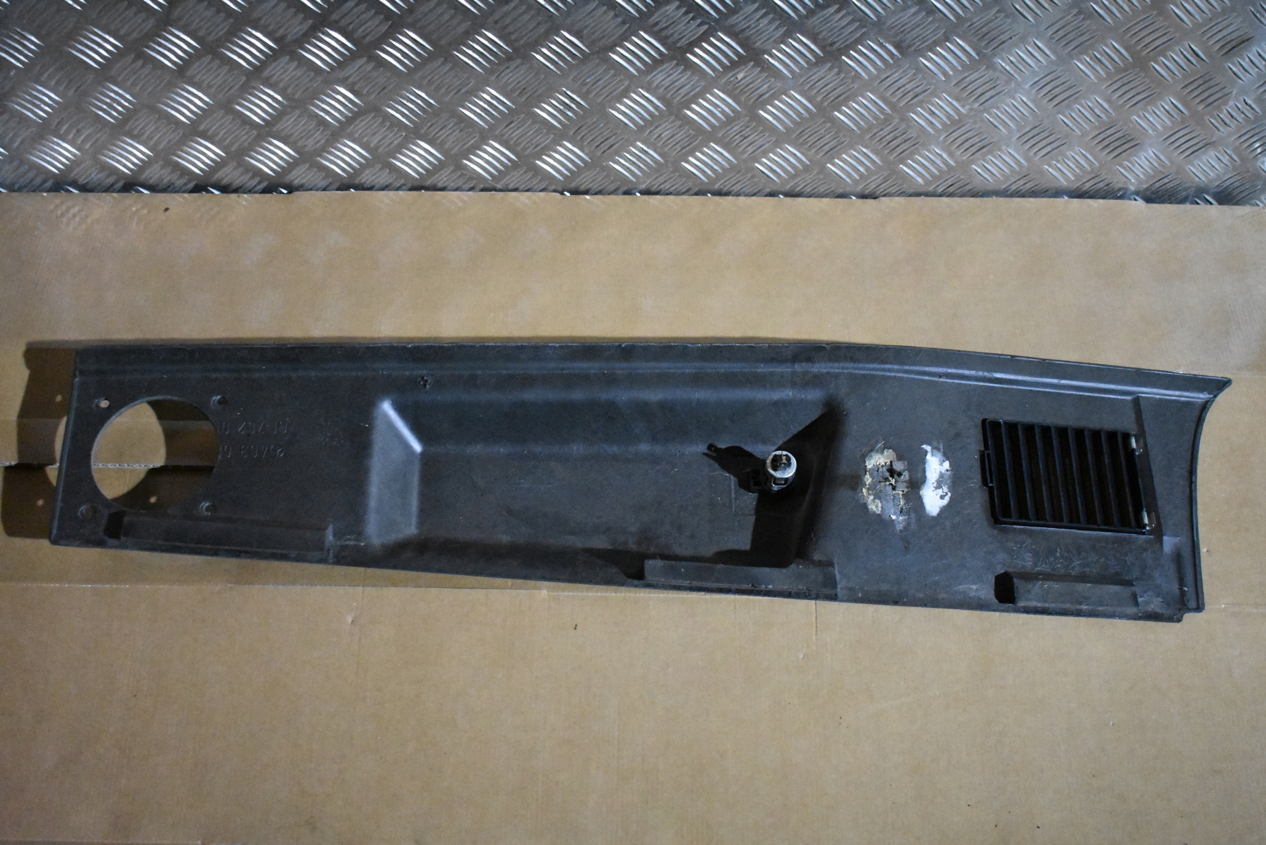 cover SLUPKA D left MERCEDES W463 1