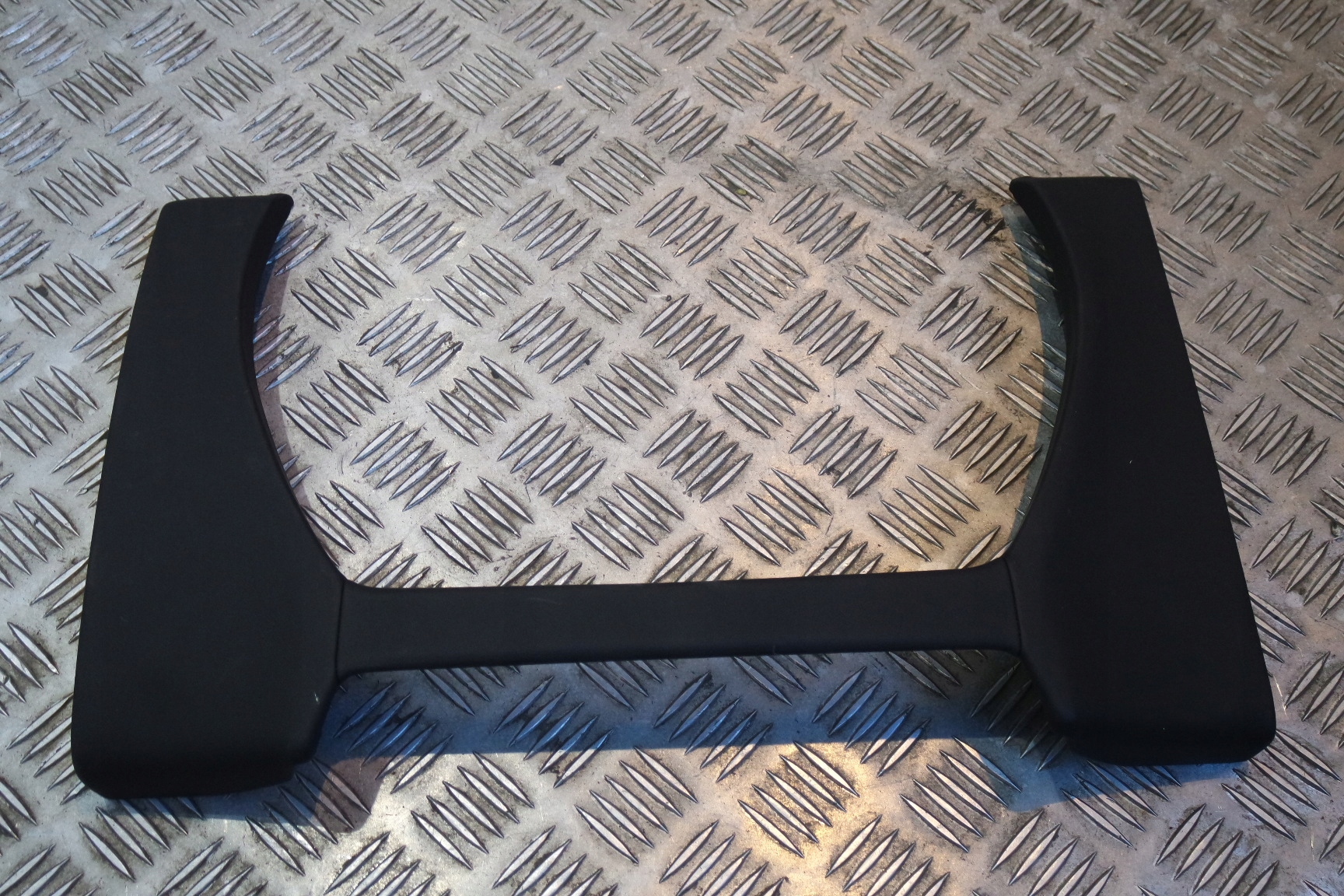 TAPICERKA DESK ZASLEPKA MASERATI LEVANTE 670043364