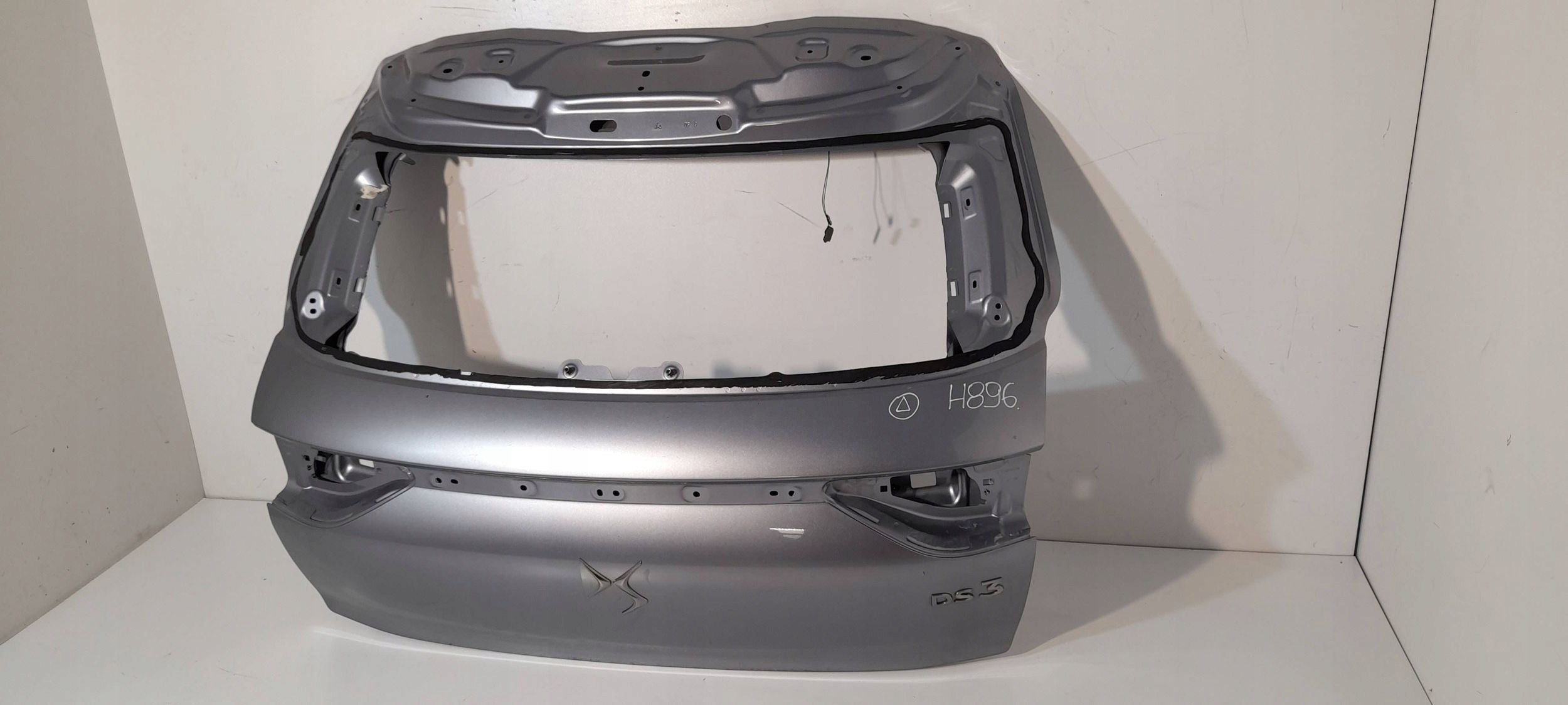 Citroen DS 3 Crossback rear trunk door boot (H896)