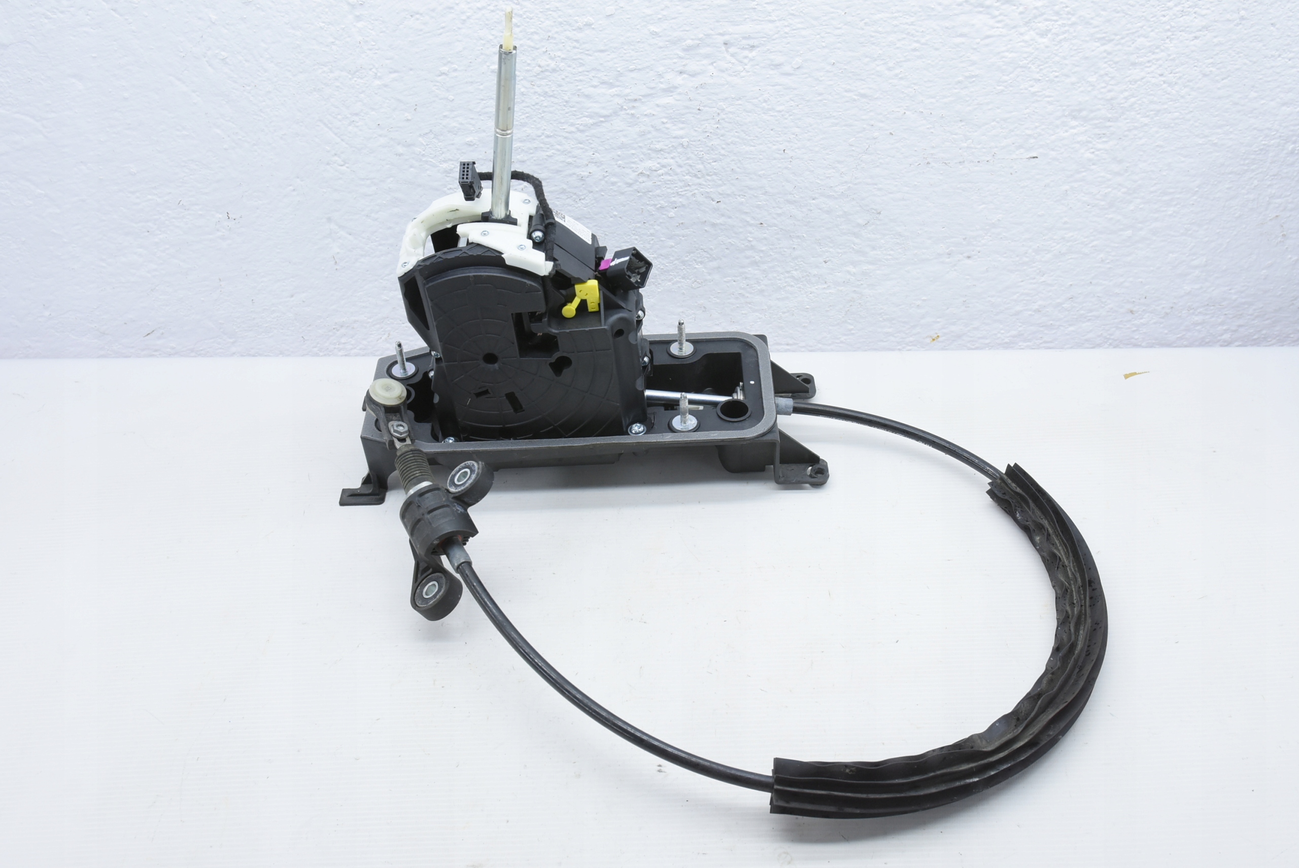 AUDI A3 8V LIFT LEWAREK WYBIERAK BIEGÓW AUTOMAT DSG Numer katalogowy części 8V1713023AH  ORYGINAŁ