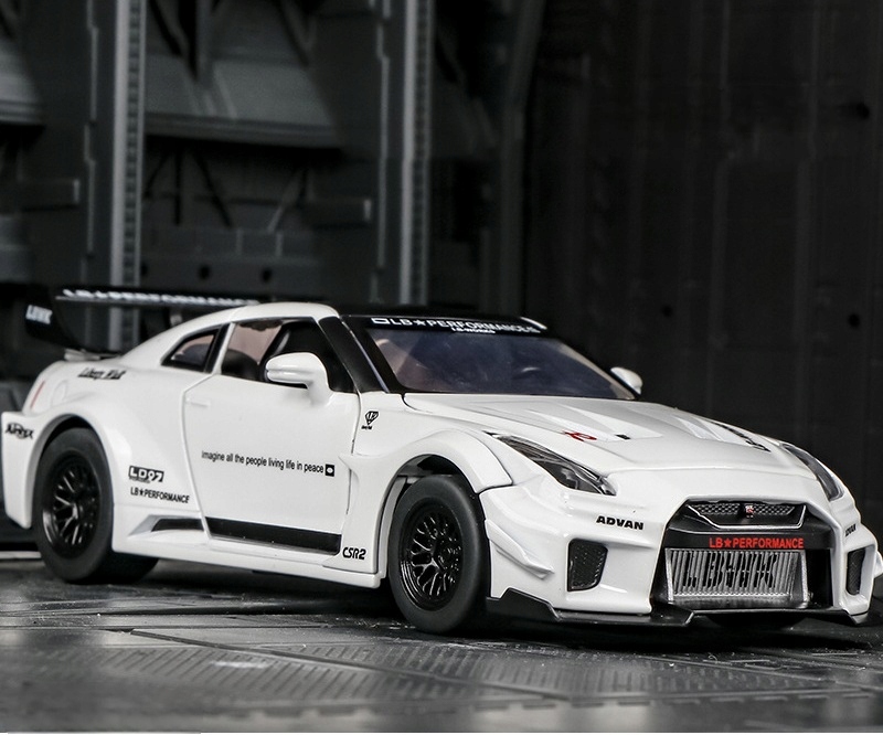 Model samochodu NISSAN GTR GT-R R35 w skali 1:32 • Cena