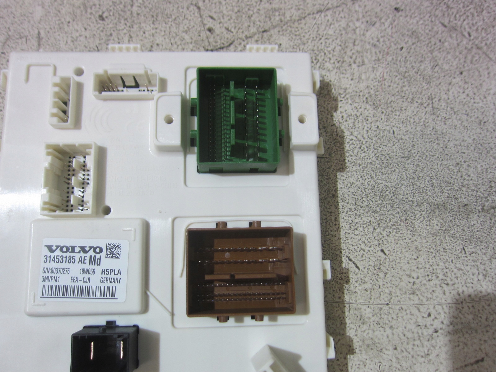 VOLVO XC40 XC 40 CEM module BSI control unit compartment of fuses 31453185