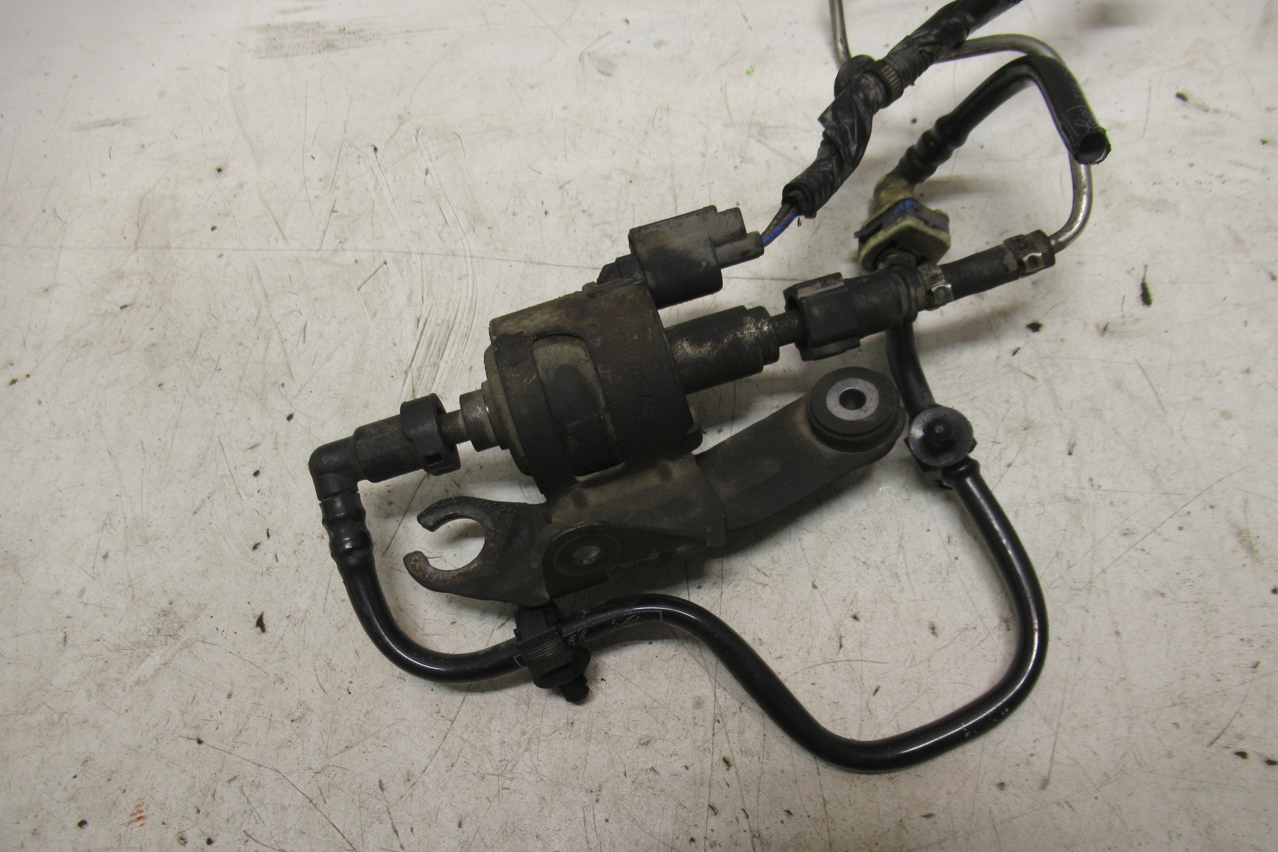 TRANSIT MK6 12R 2.2 TDCI pumpa ventil goriva