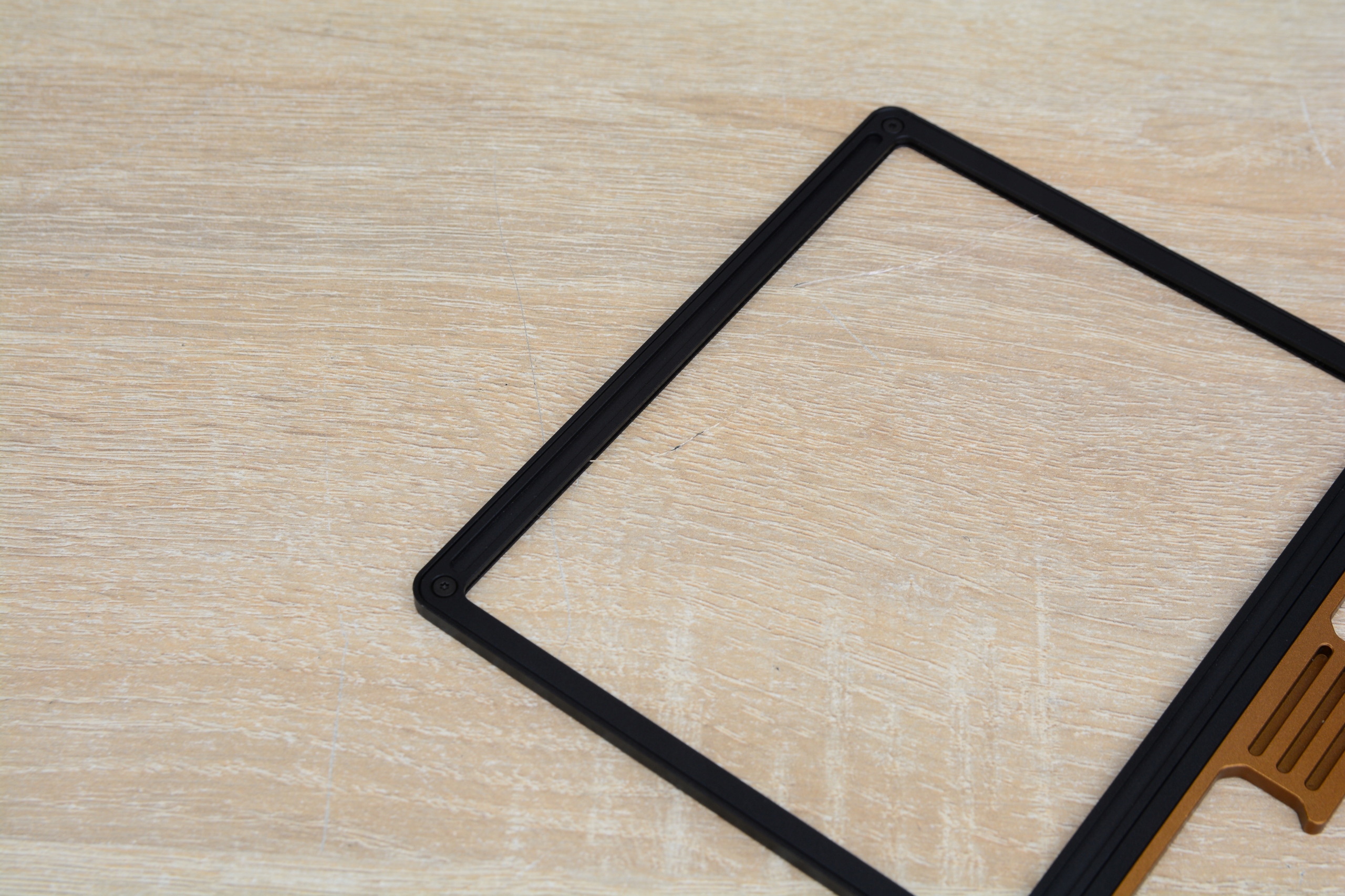 Uszkodzony Filtr do obiektywu PolarPro Basecamp Filtr Mist Filter rozbity Marka Inna