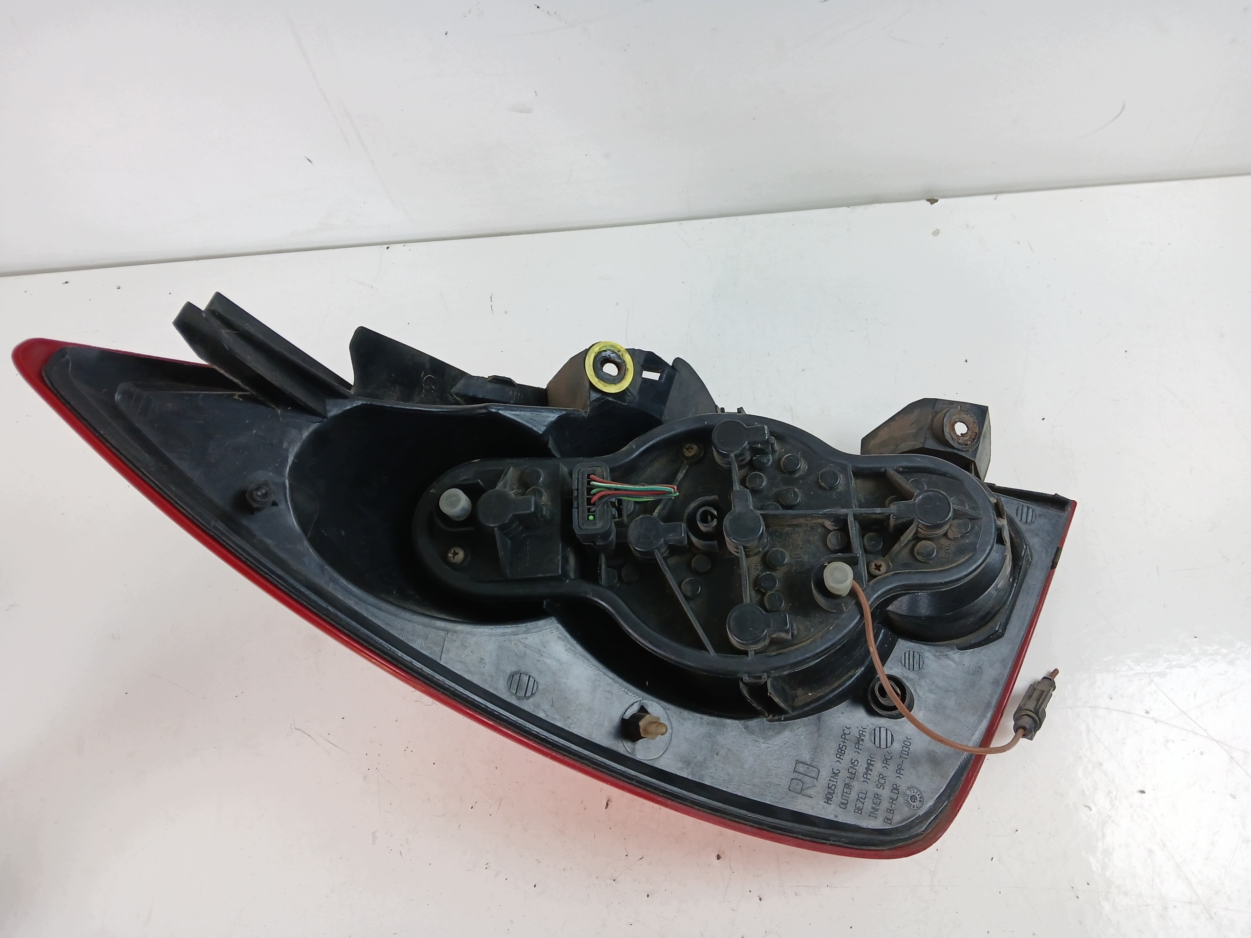 NISSAN PRIMERA P12 light right rear part HB
