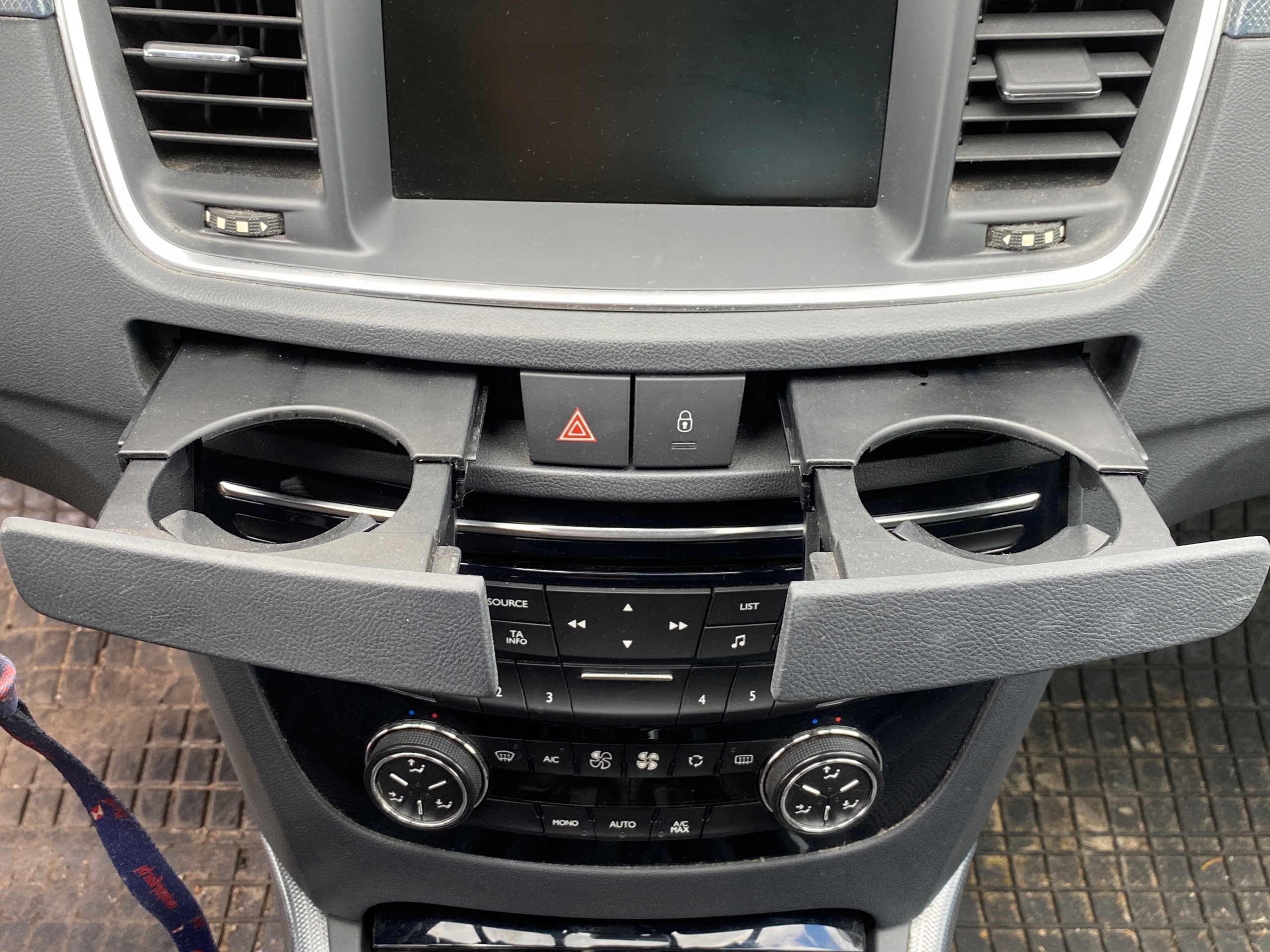 maniglia per KUBKI CUPHOLDER Peugeot 508 e 1 10-18