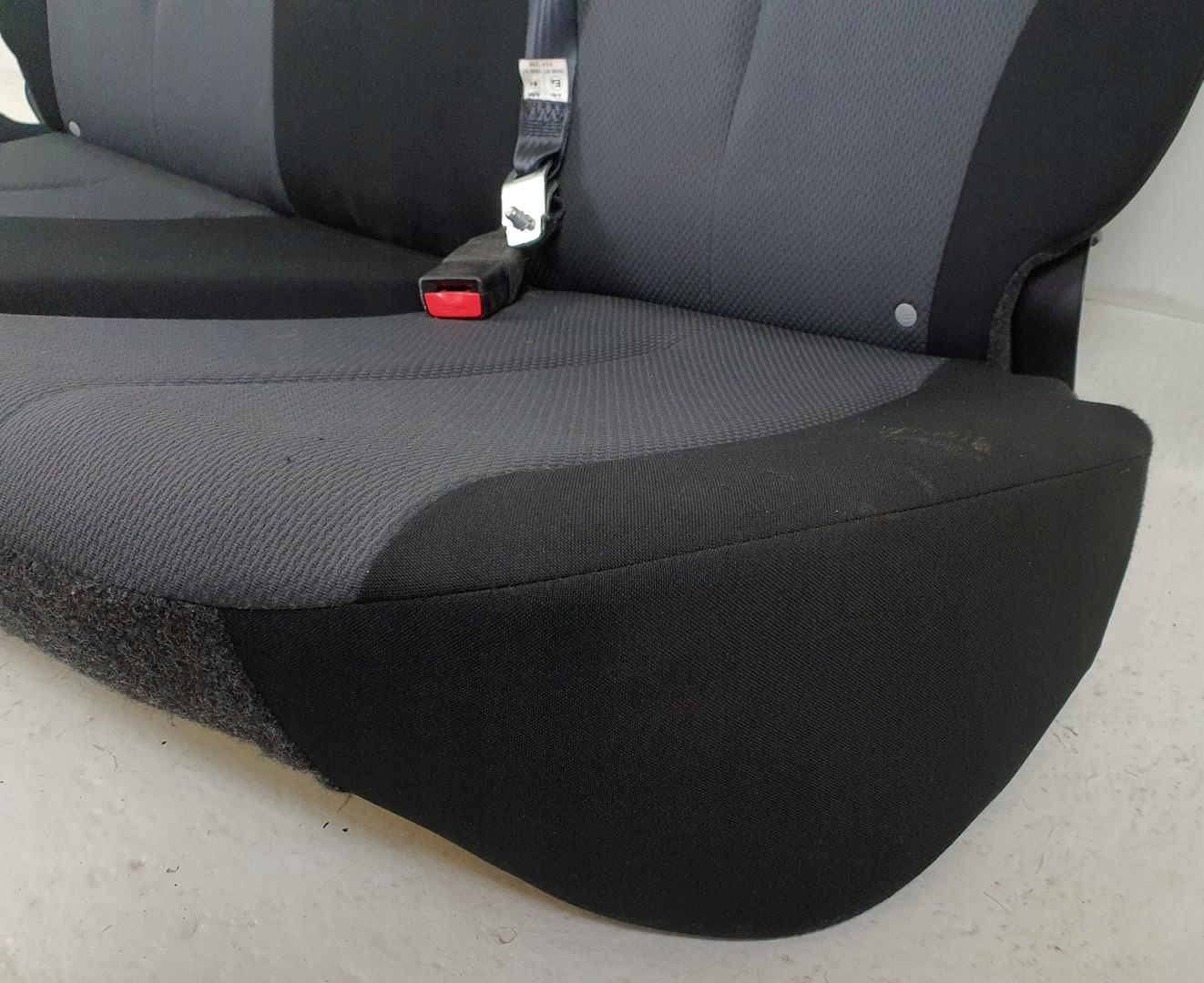 диван задняя зад mazda 2 DE 3D