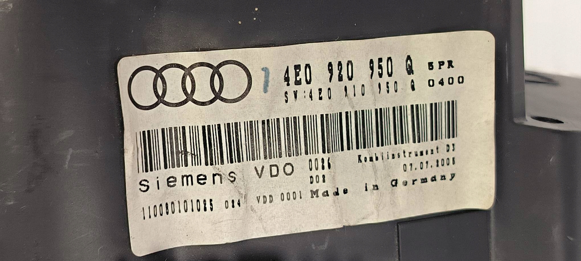 budíky hodiny 4E0920950Q AUDI A8 D3