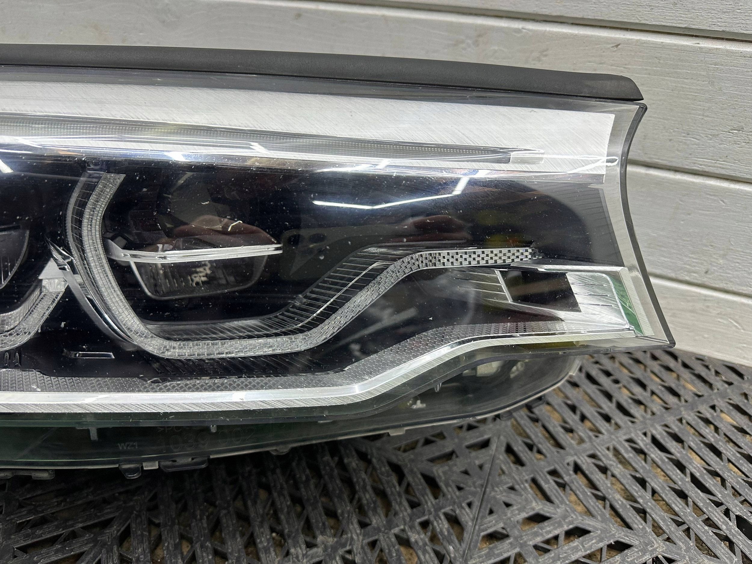 light front side right BMW 5 G30 G31 ADAPTIVE LED 8499122