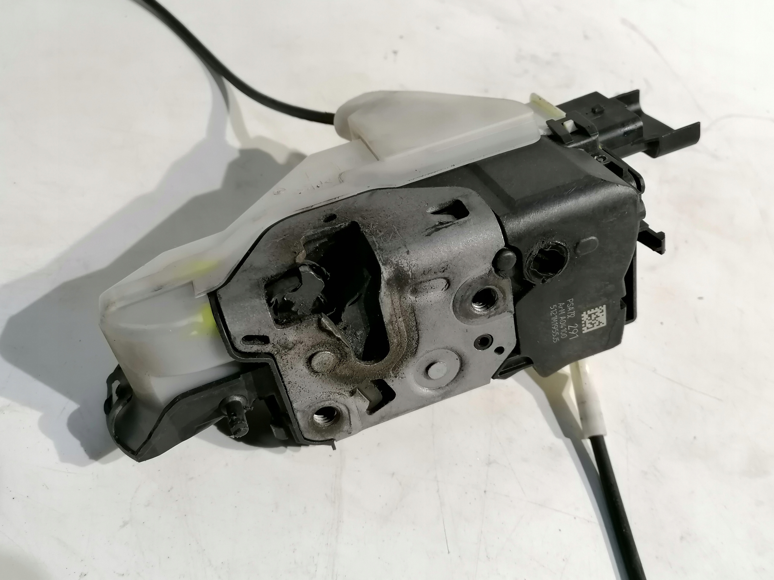 Peugeot 3008 and lock left front 6 PIN
