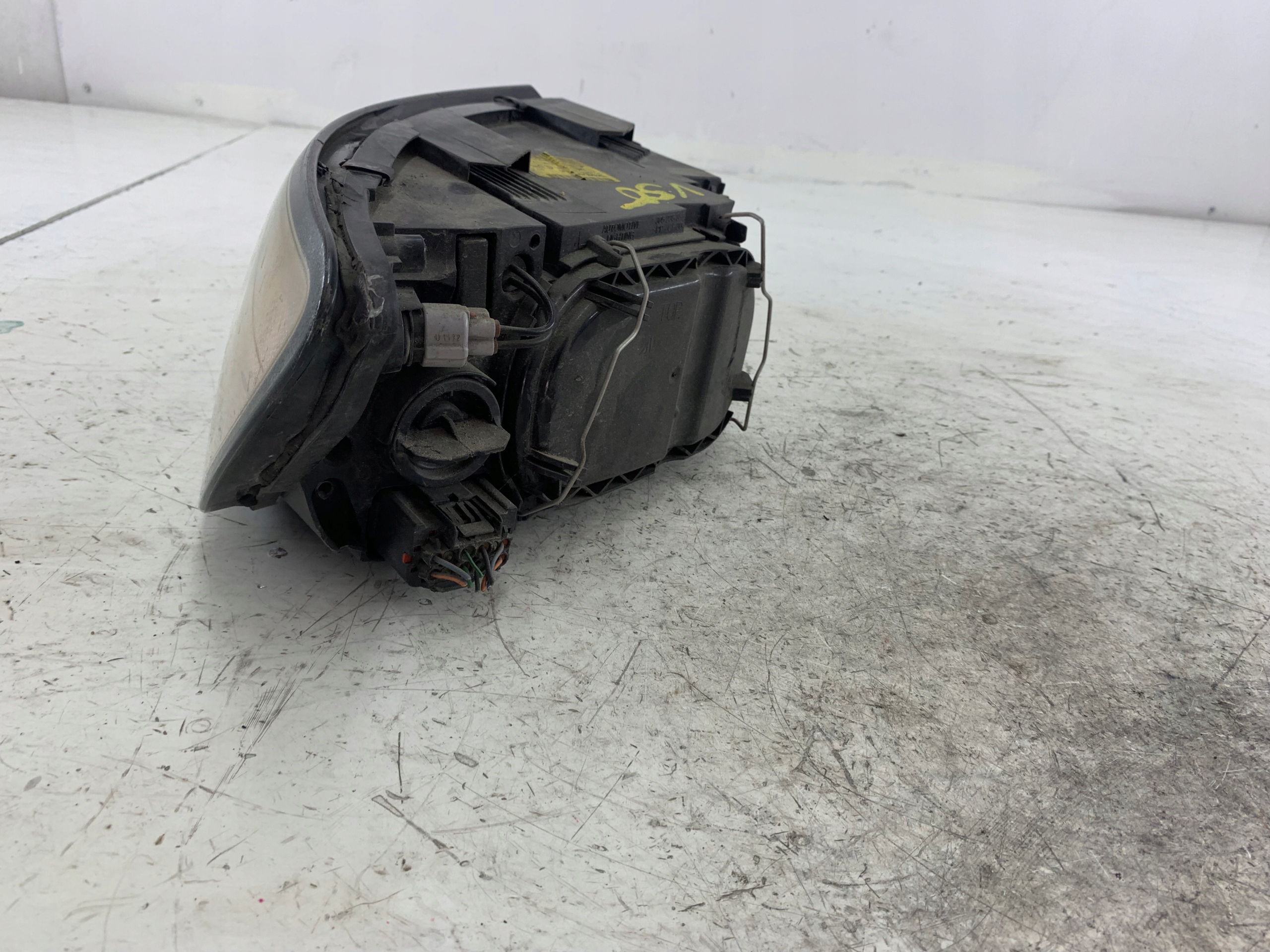 VOLVO V50 II light left front 31335221