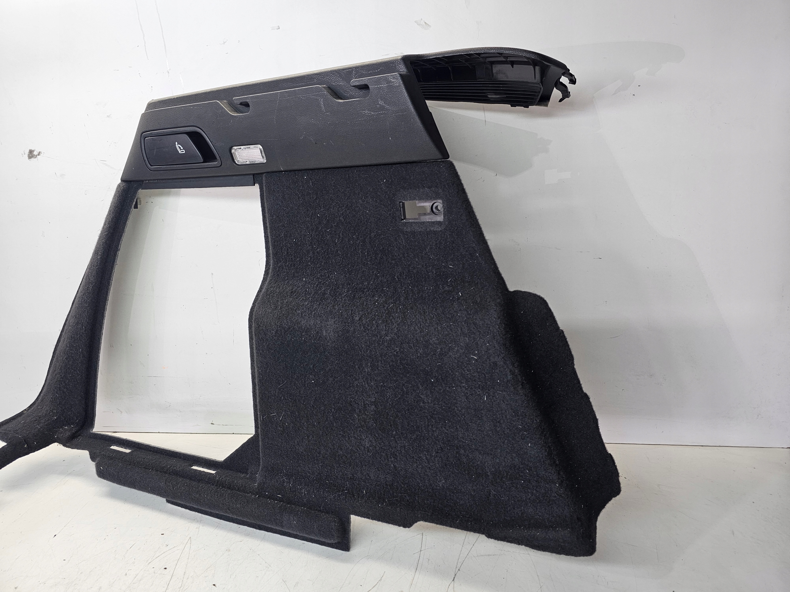 side upholstery boot left rear part AUDI Q5 8R 8R0863879G