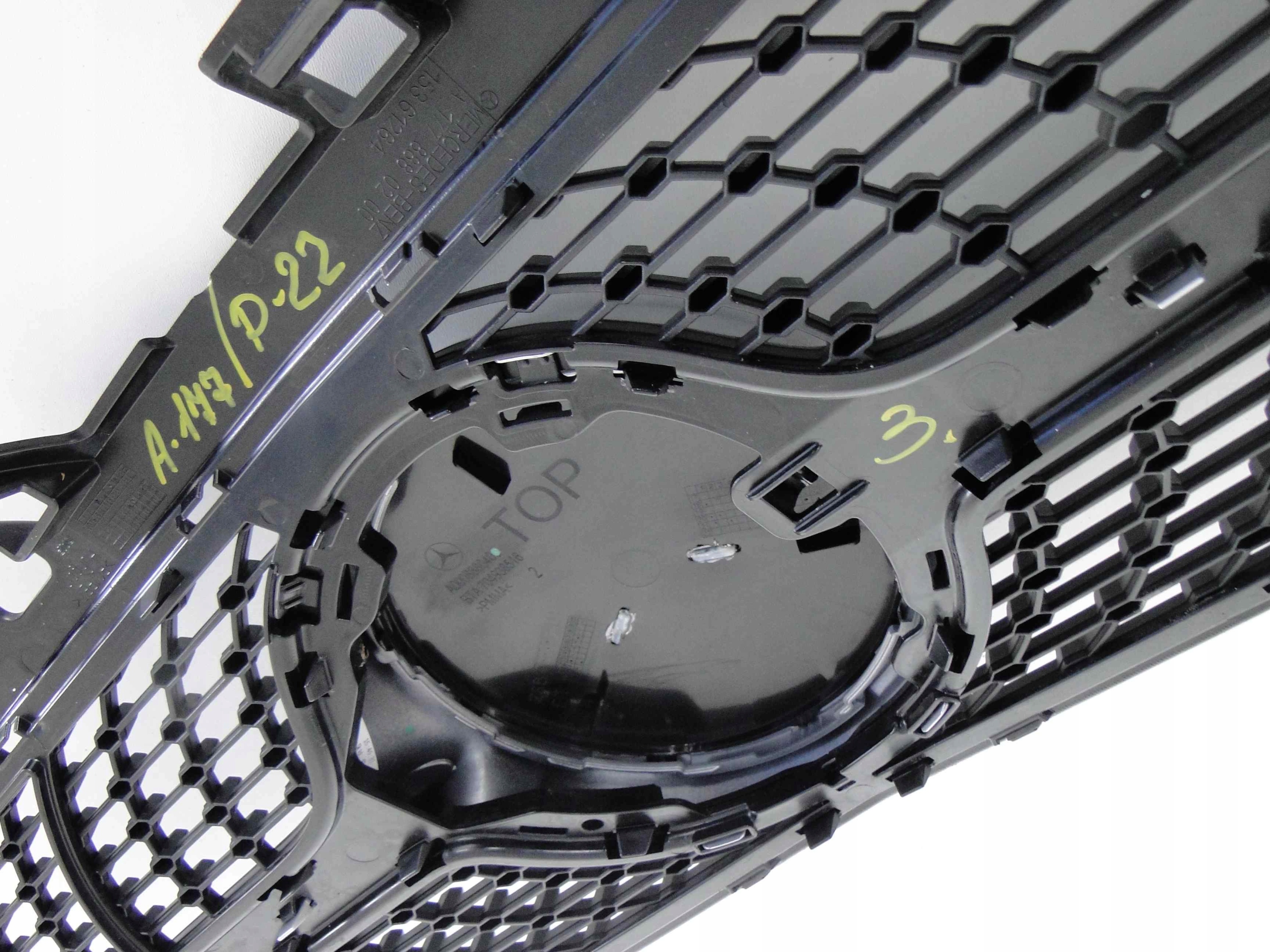 MERCEDES W177 177 GRILL ATRAPA CZARNY DIAMENT ORYG Kolor srebrny