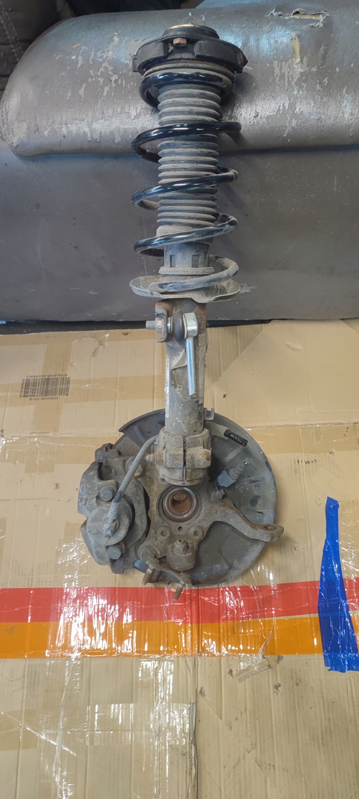 VW GOLF V 5 MCPERSON front right shock absorber + swing 1.4 TSI MANUAL