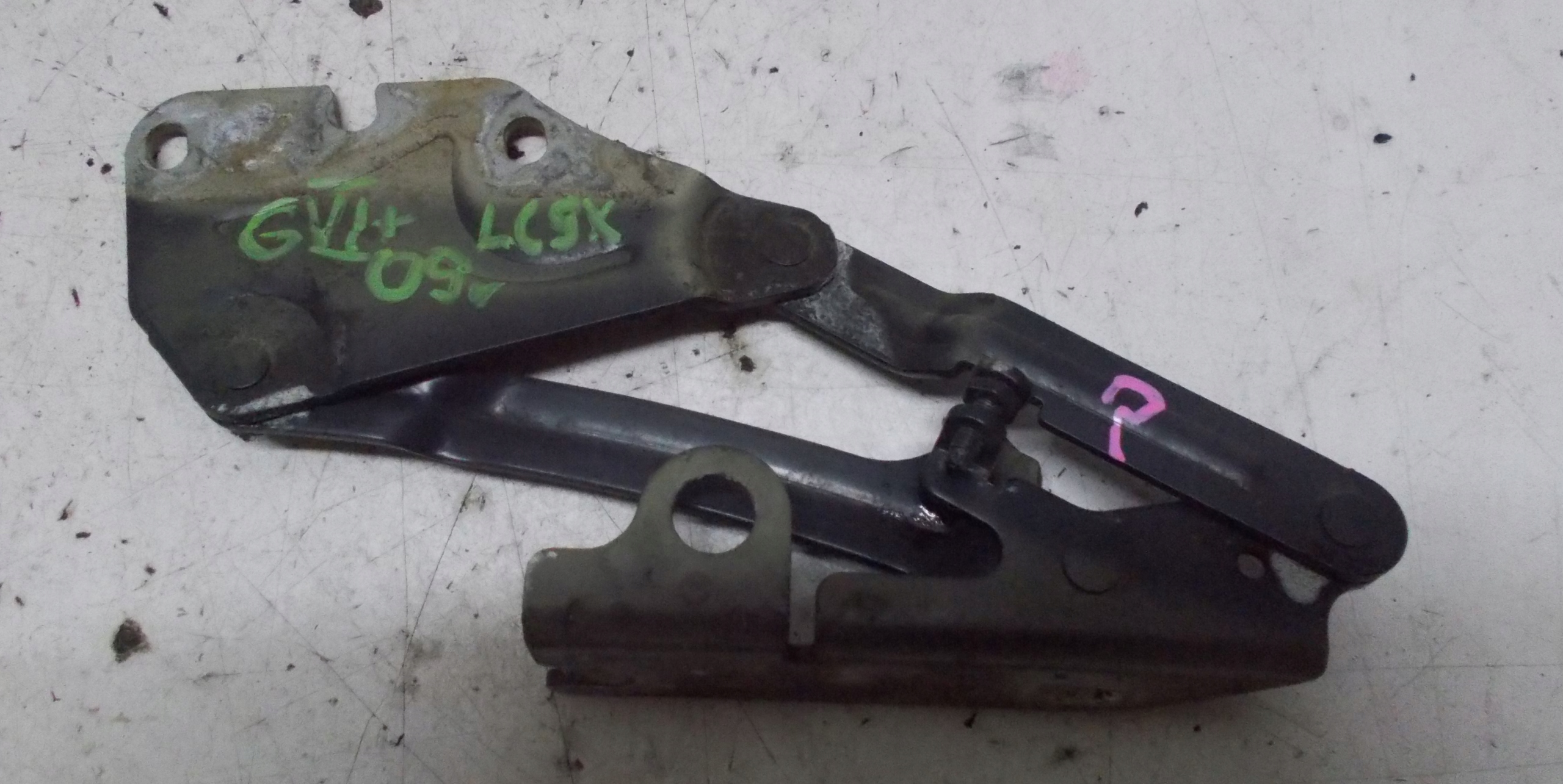 VW GOLF VI plus 1.6 TDI 09R bonnet hinges left right KOMPLET