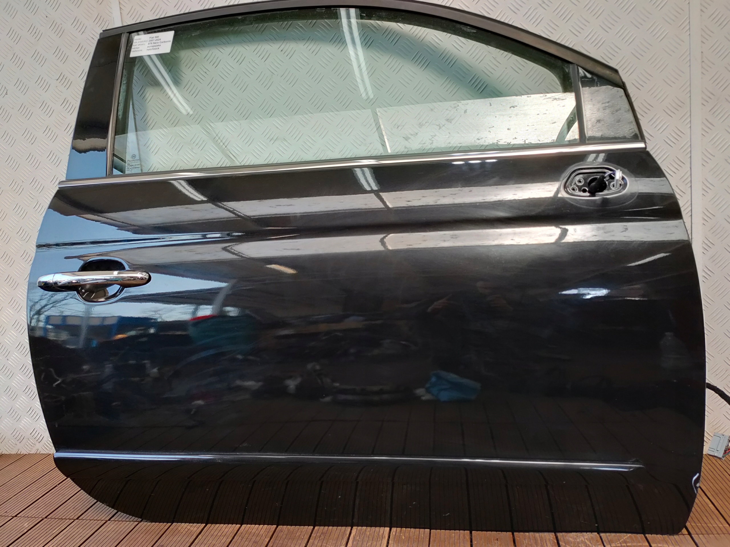 FIAT 500 07- 3D door front right front original colour 876 NERO CARBONIO
