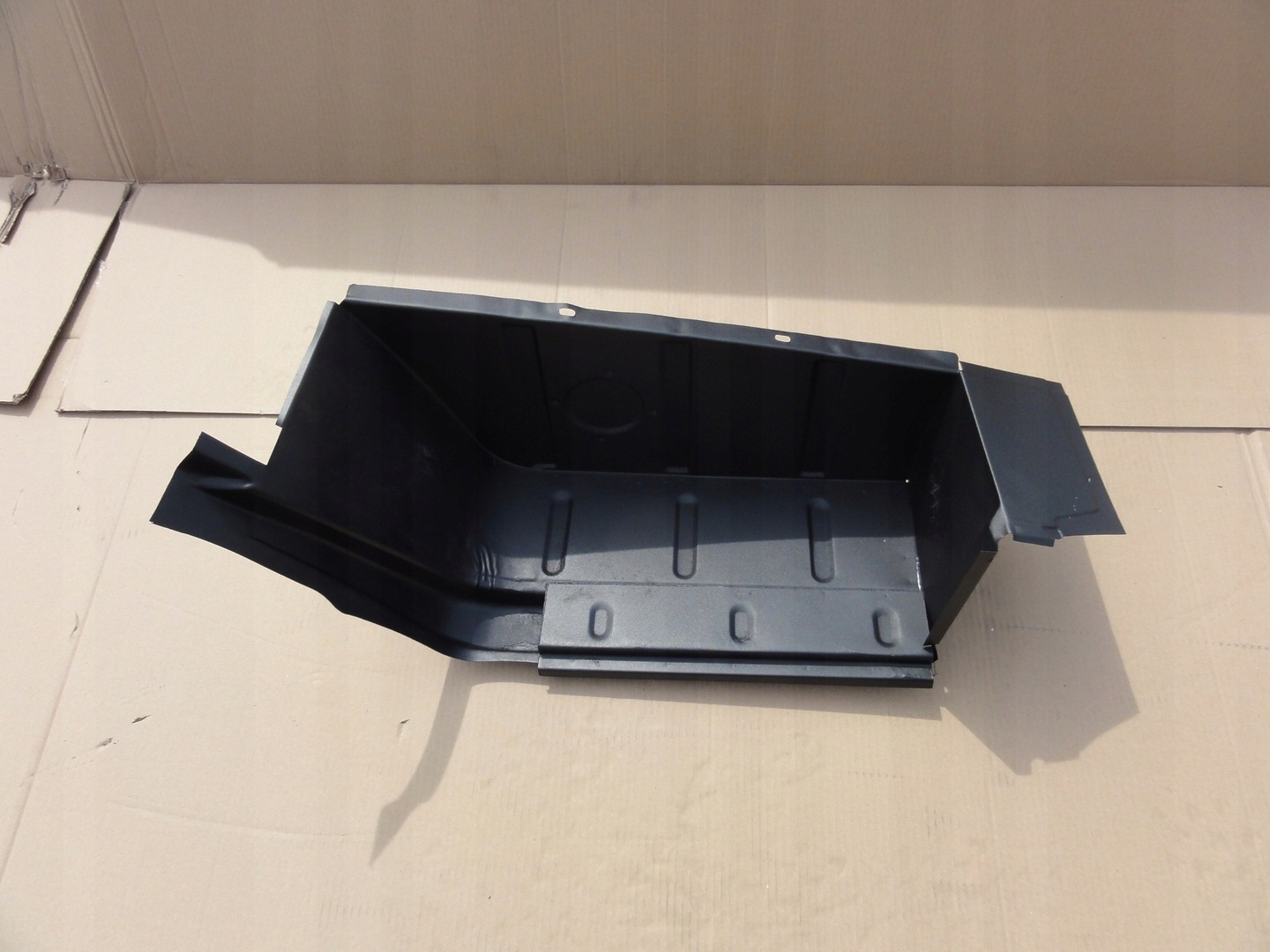 STOPIEŃ PRZEDNI PRÓG PRAWY MERCEDES BUS T1 KACZKA 77-95 R Producent części Inny