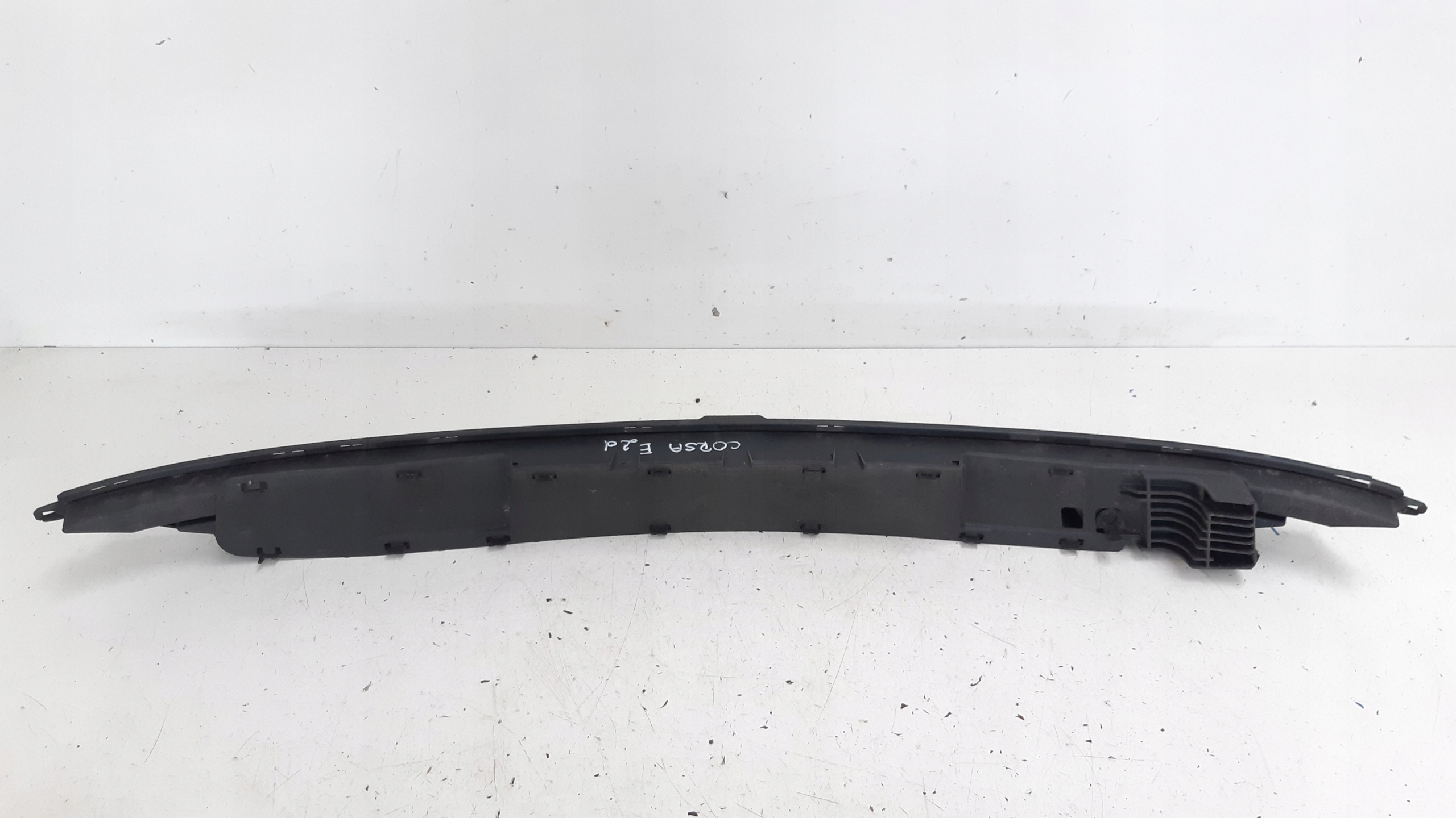 Lüftungsgitter der Stoßstange 39003563 Opel Corsa E