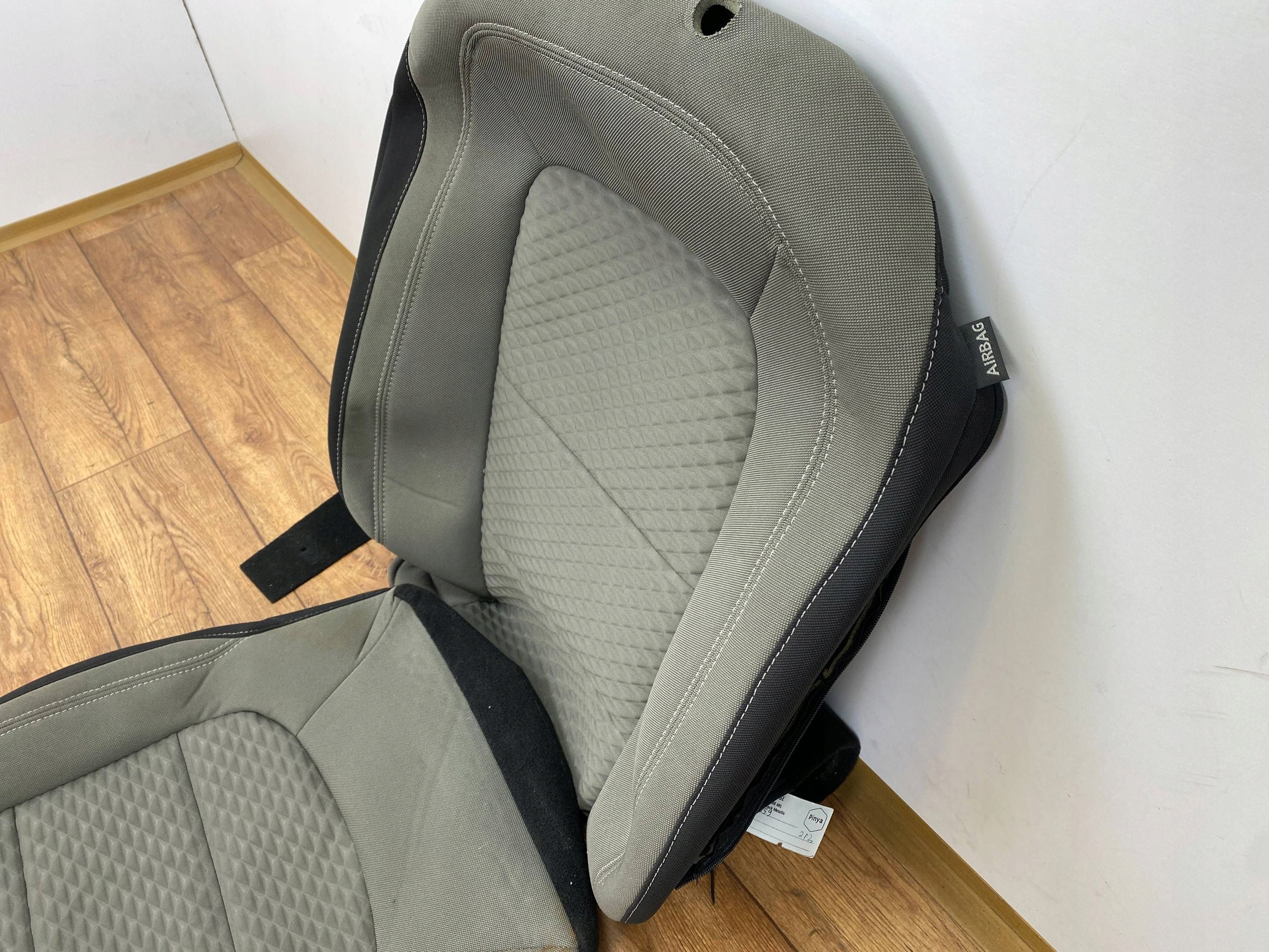 seat driver´s side upholstery material Ford Escape IV Kuga MK3 2020+