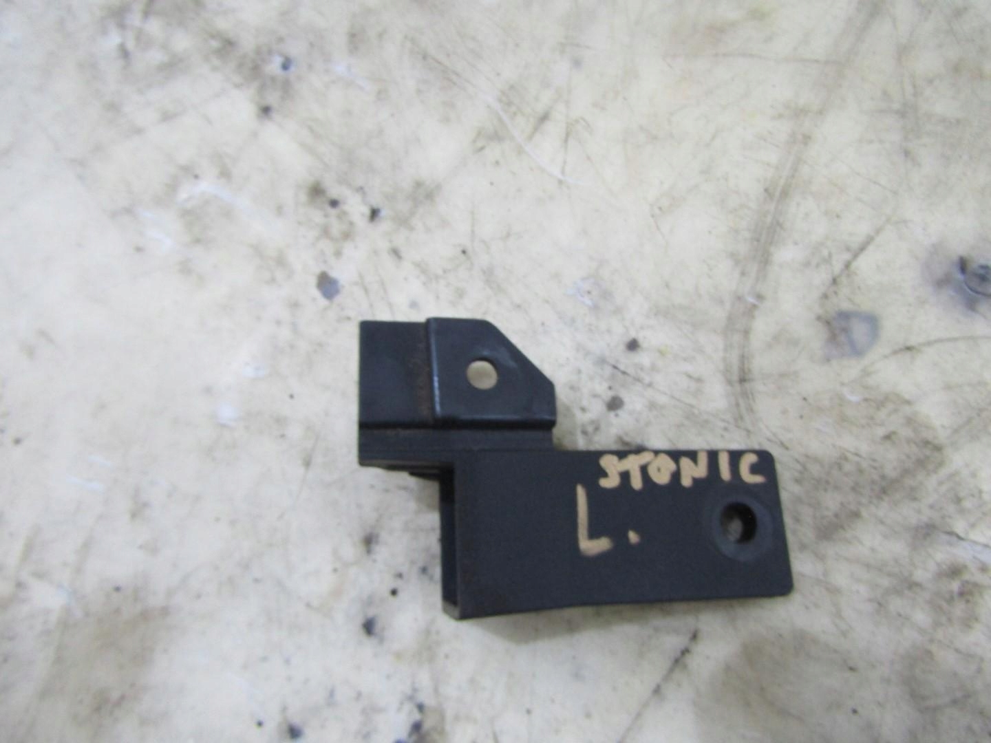 UCHWYT MOCOWANIE LEWE LAMPY REFLEKTORA LEWEGO KIA STONIC