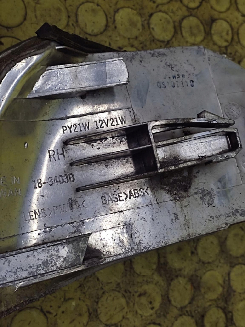 OPEL VECTRA B indicator right front 183403B