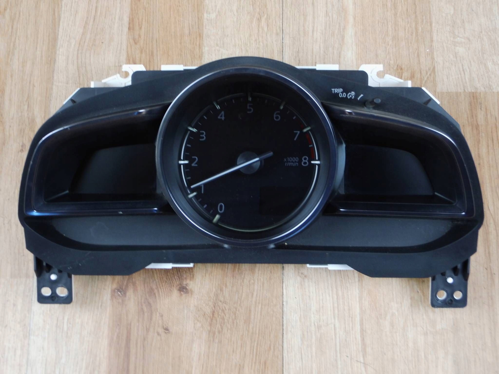 Mazda CX3 2.0 BENZ 2015-2020 dials DG8G