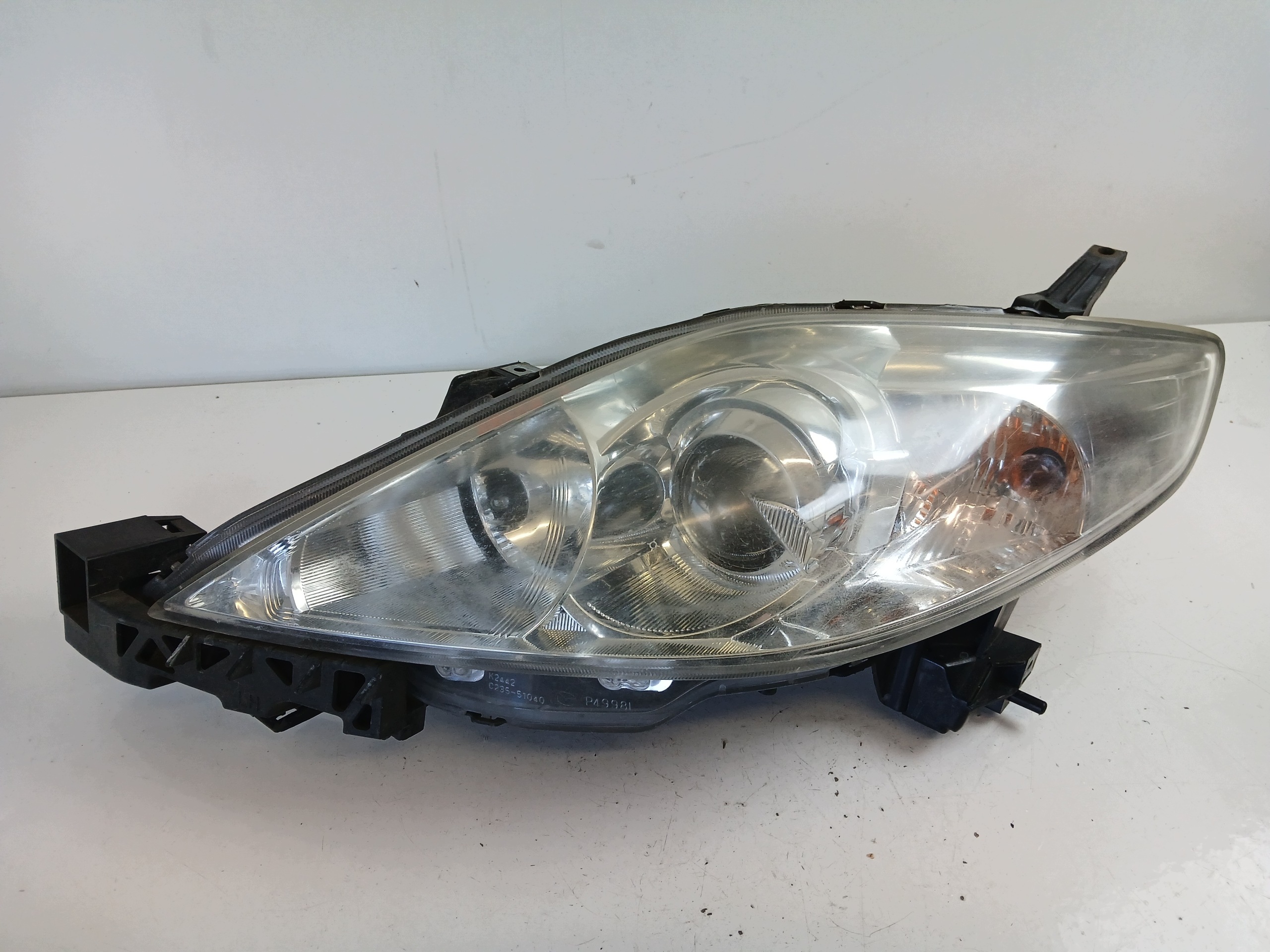 MAZDA 5 CR and light left front lens