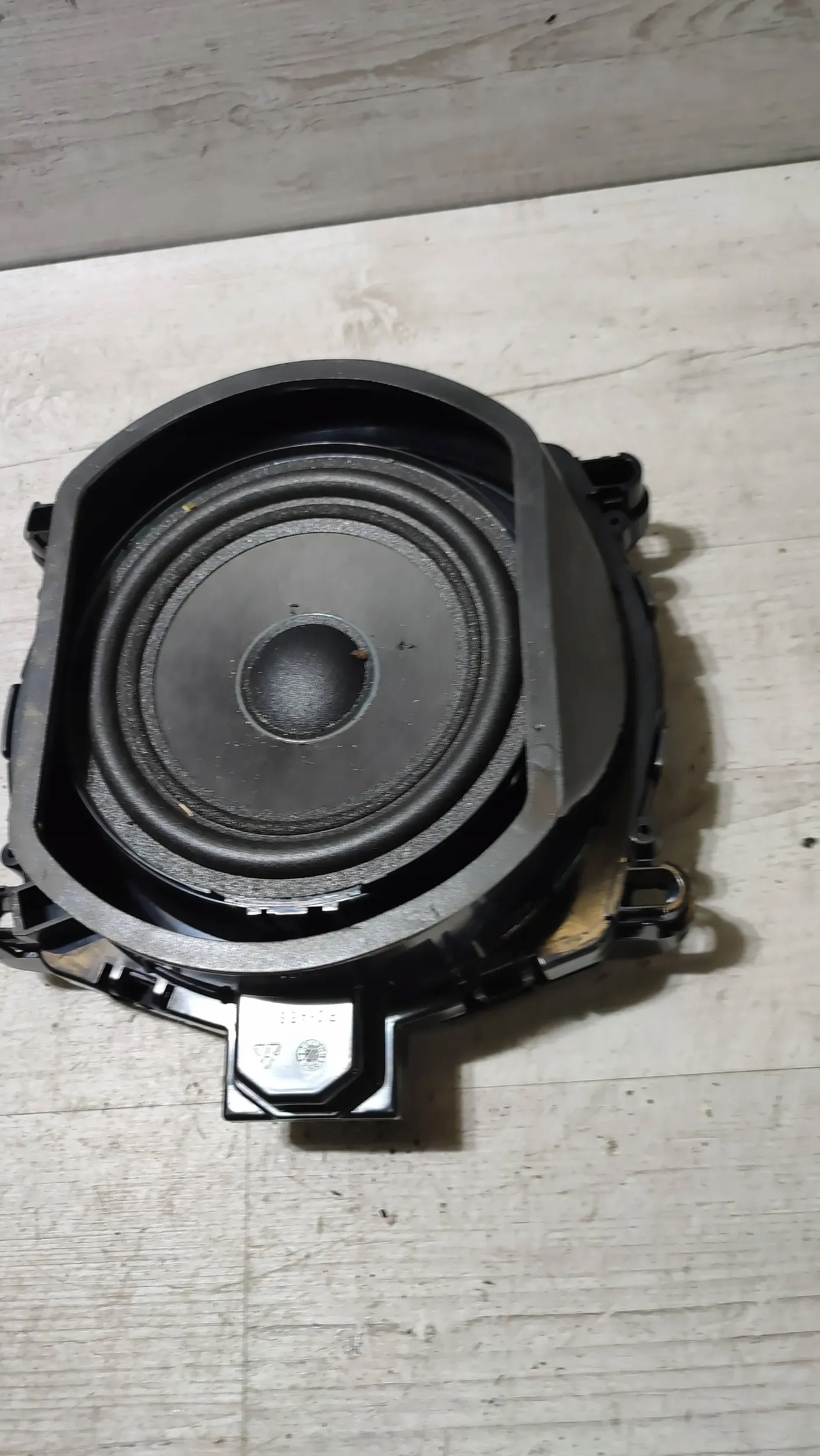 BMW X3 F25 15r 2.0d speaker