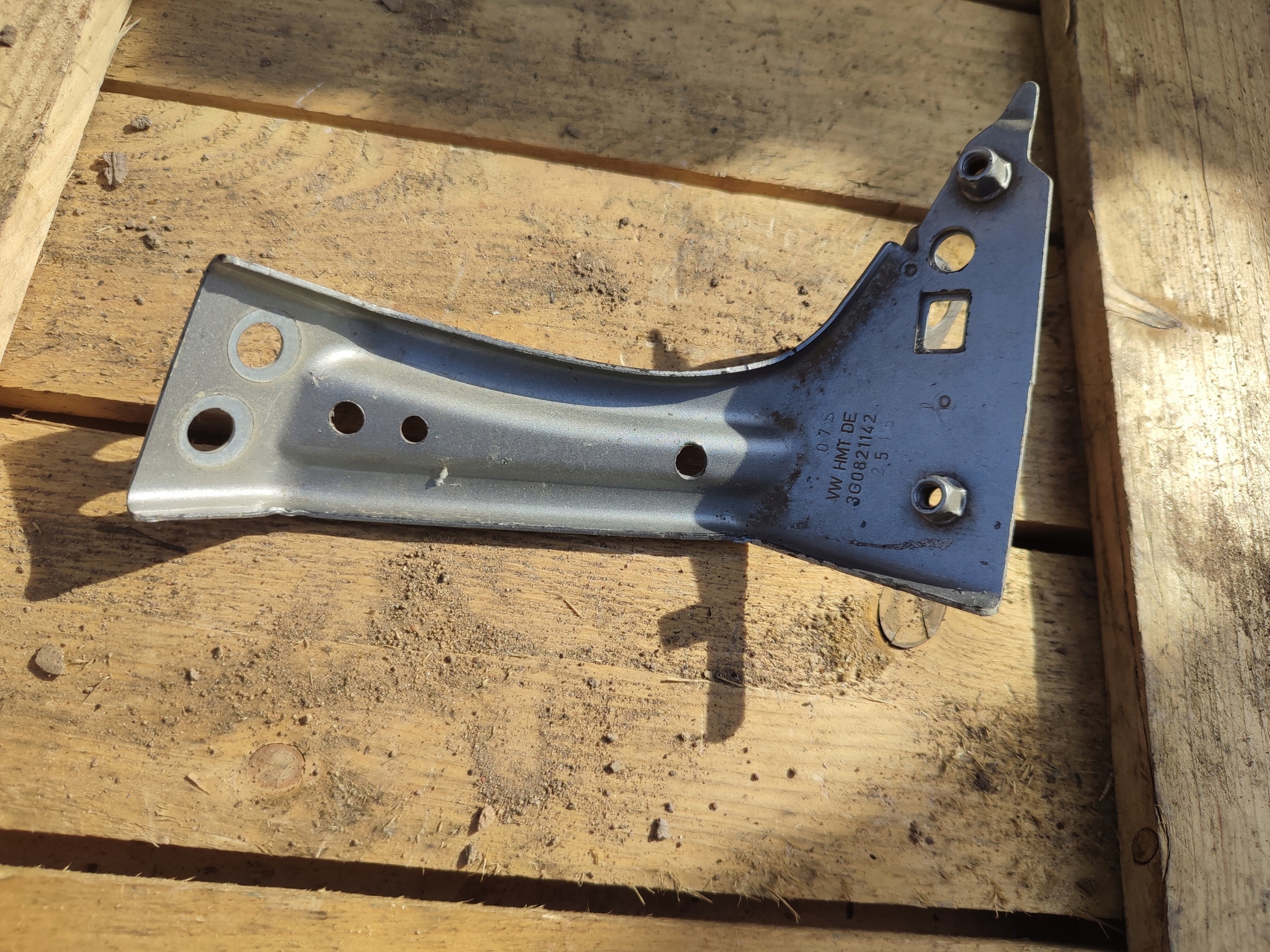 staffa parafango Destro VOLKSWAGEN PASSAT B8 3G0821142