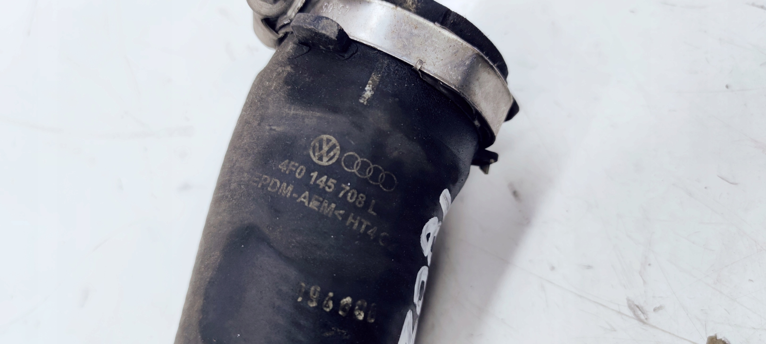 trouba hadice intercoolera AUDI A6 C6 4F0145708L