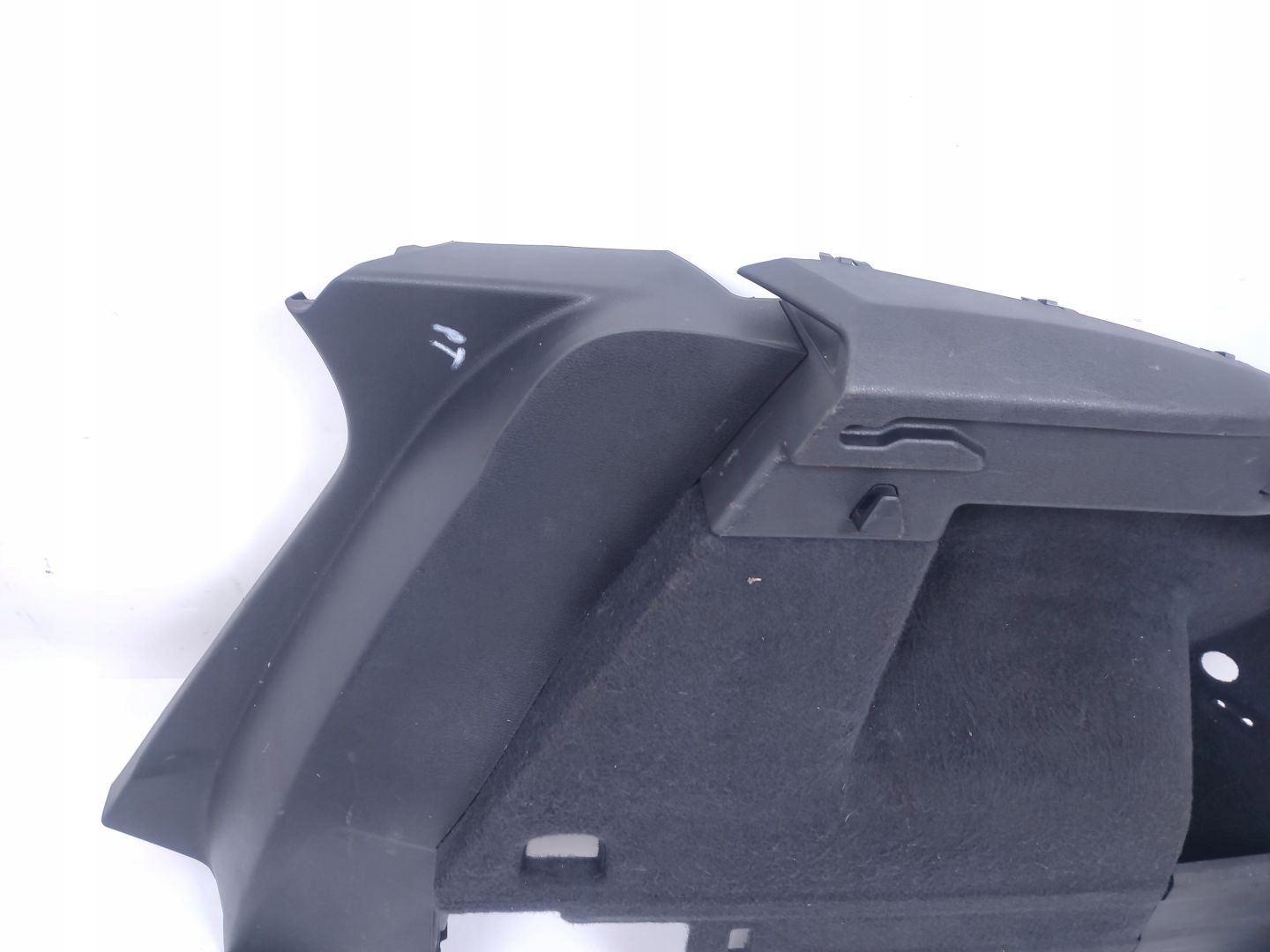 boot upholstery right AUDI Q3 II F3 83A 83A863880B