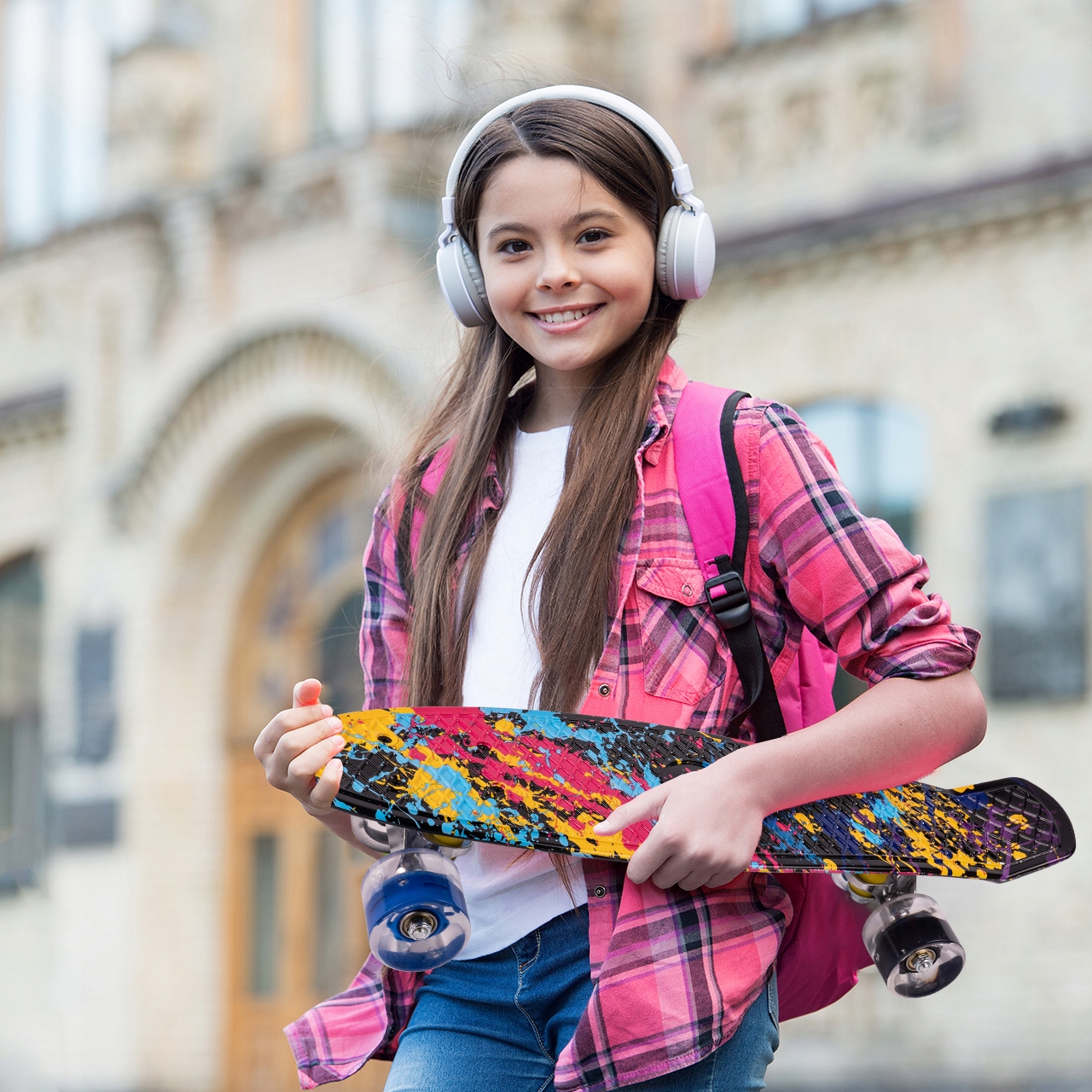 FISZKA DESKOROLKA DLA DZIECI ŚWIECĄCE KOŁA LED 56CM SOLIDNA GRAFITTI ABEC-7 Kolor wielokolorowy