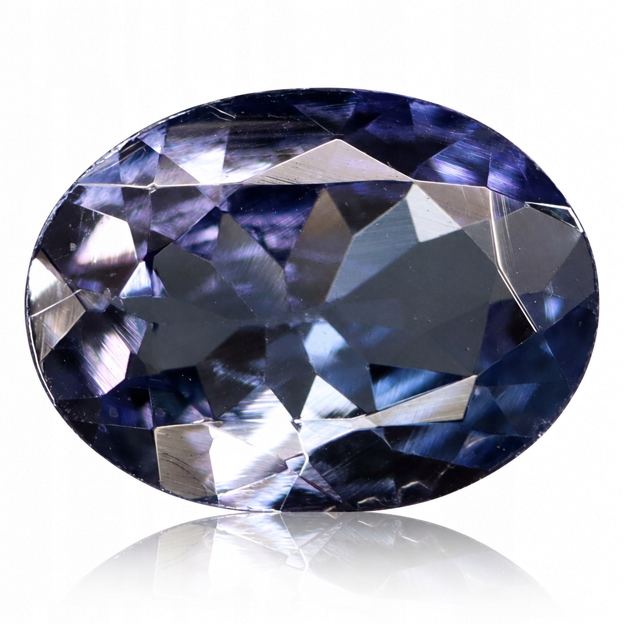 Přírodní Tanzanit 0.63 ct Ovál Tanzanie VS1 certifikát Wbd
