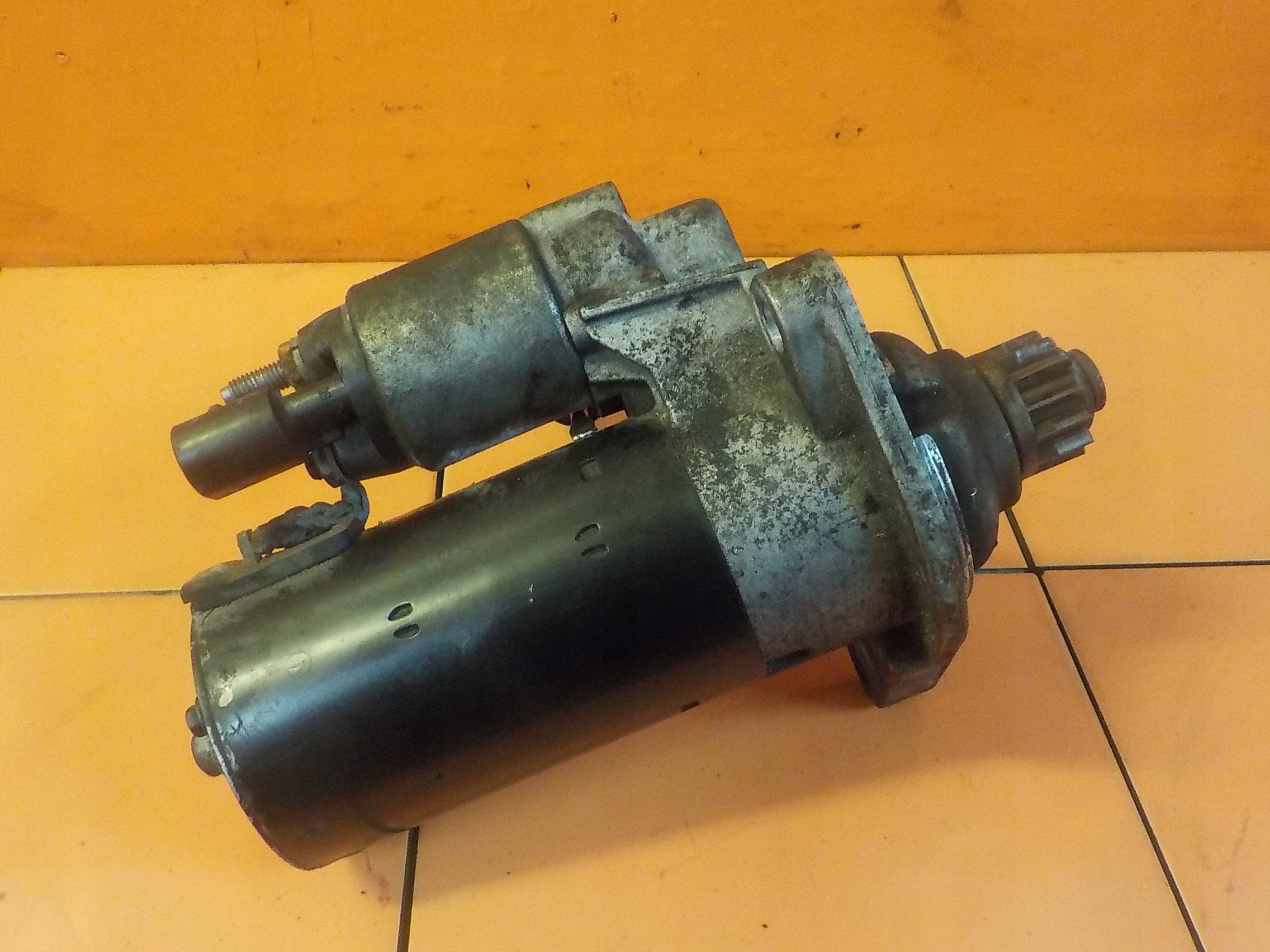 AUDI A1 A3 GOLF OCTAVIA POLO TOURAN JETTA 1.6 TDI 13r 105KM CAY rozrusznik Producent części Audi OE