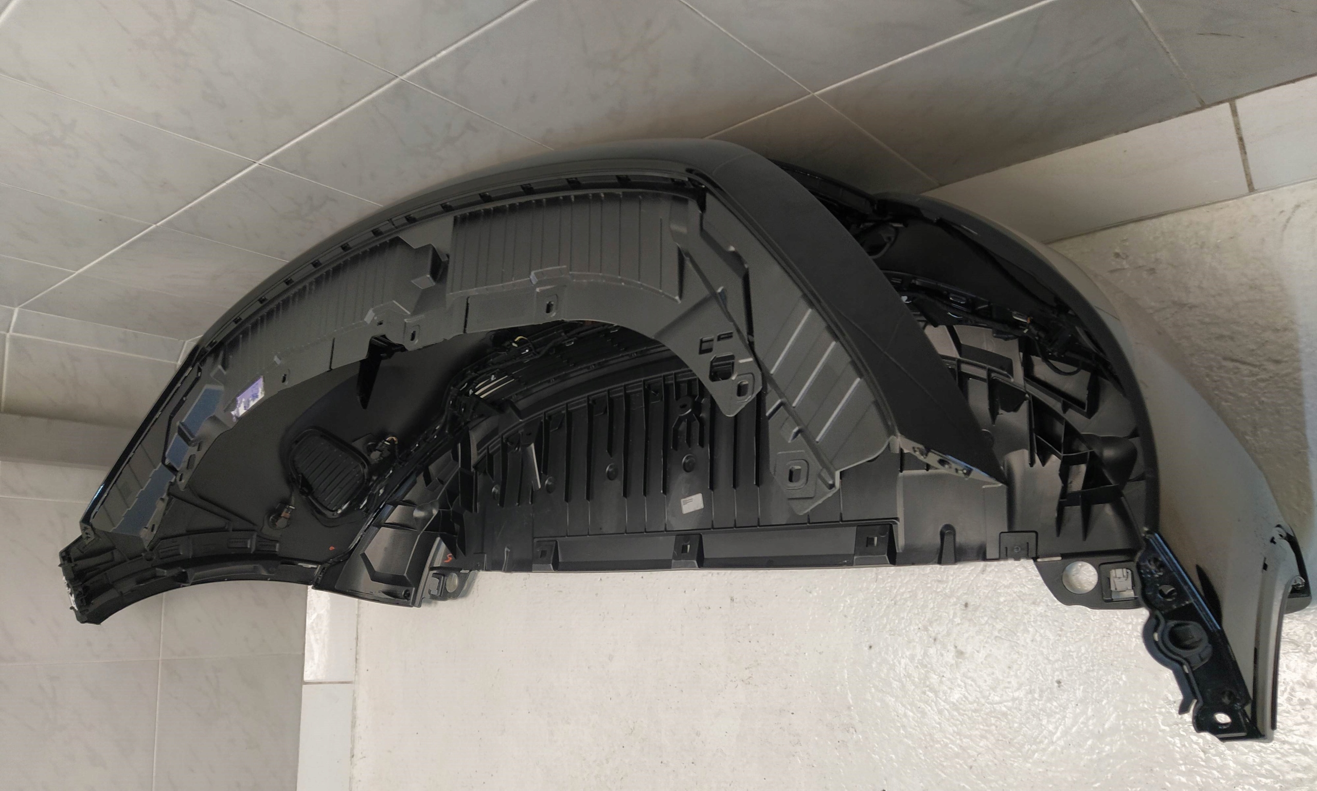 MERCEDES EQA H243 243 21- bumper front front 6XPDC LED KAMERA