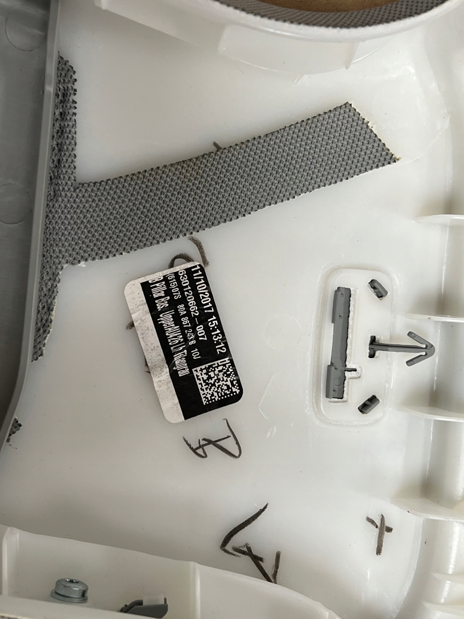 AUDI Q5 80A OSŁONA SŁUPKA 80A867243B Typ samochodu Samochody osobowe