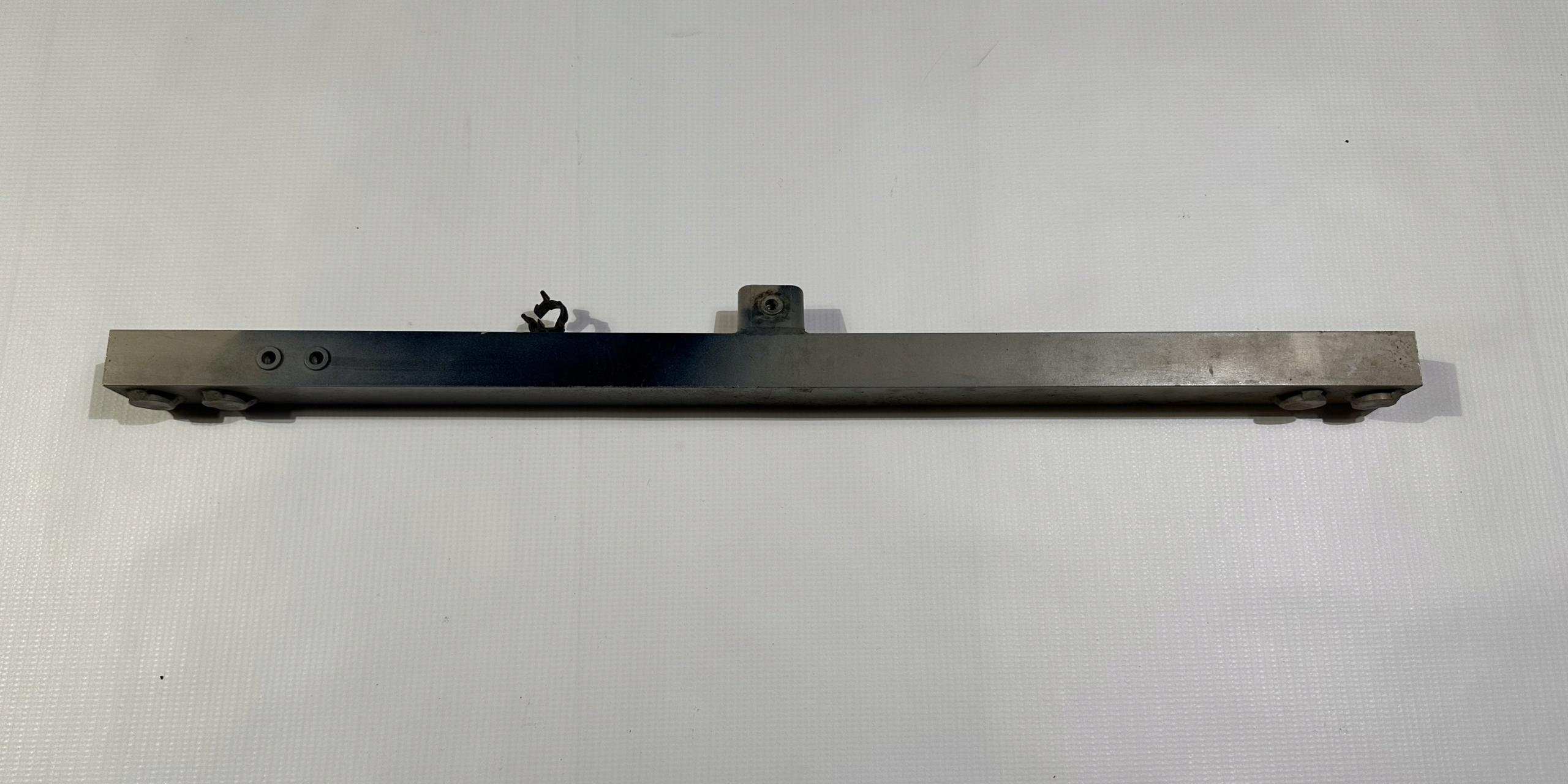 brace sider console front front Maserati GranTurismo 2008+