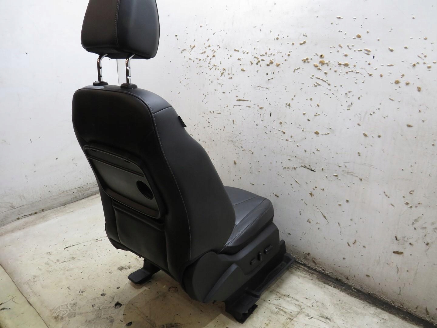 кресло правый передний кожа FORD KUGA MK2