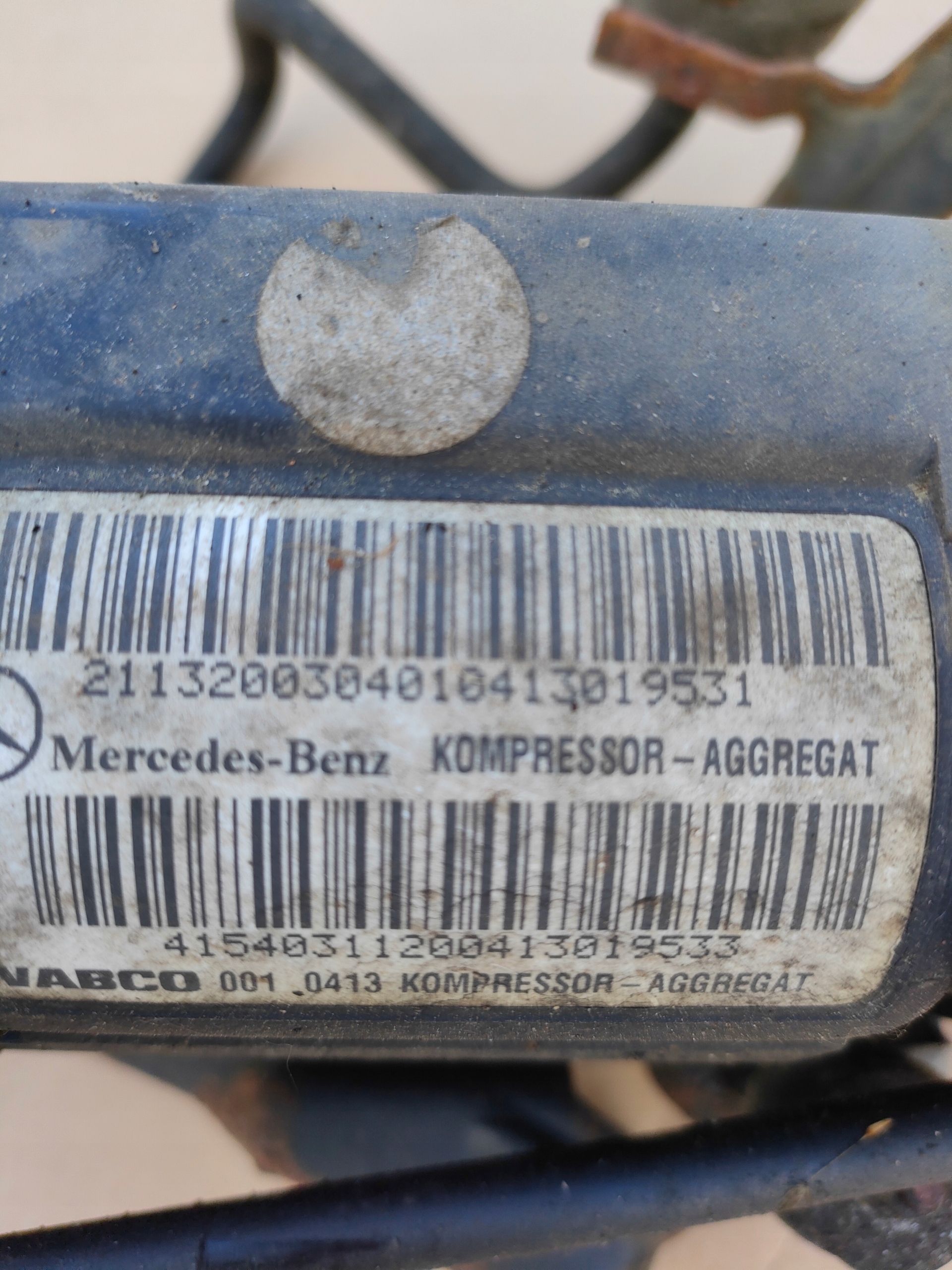 MERCEDES W211 pump compressor; springing AIRMATIC 2113200304