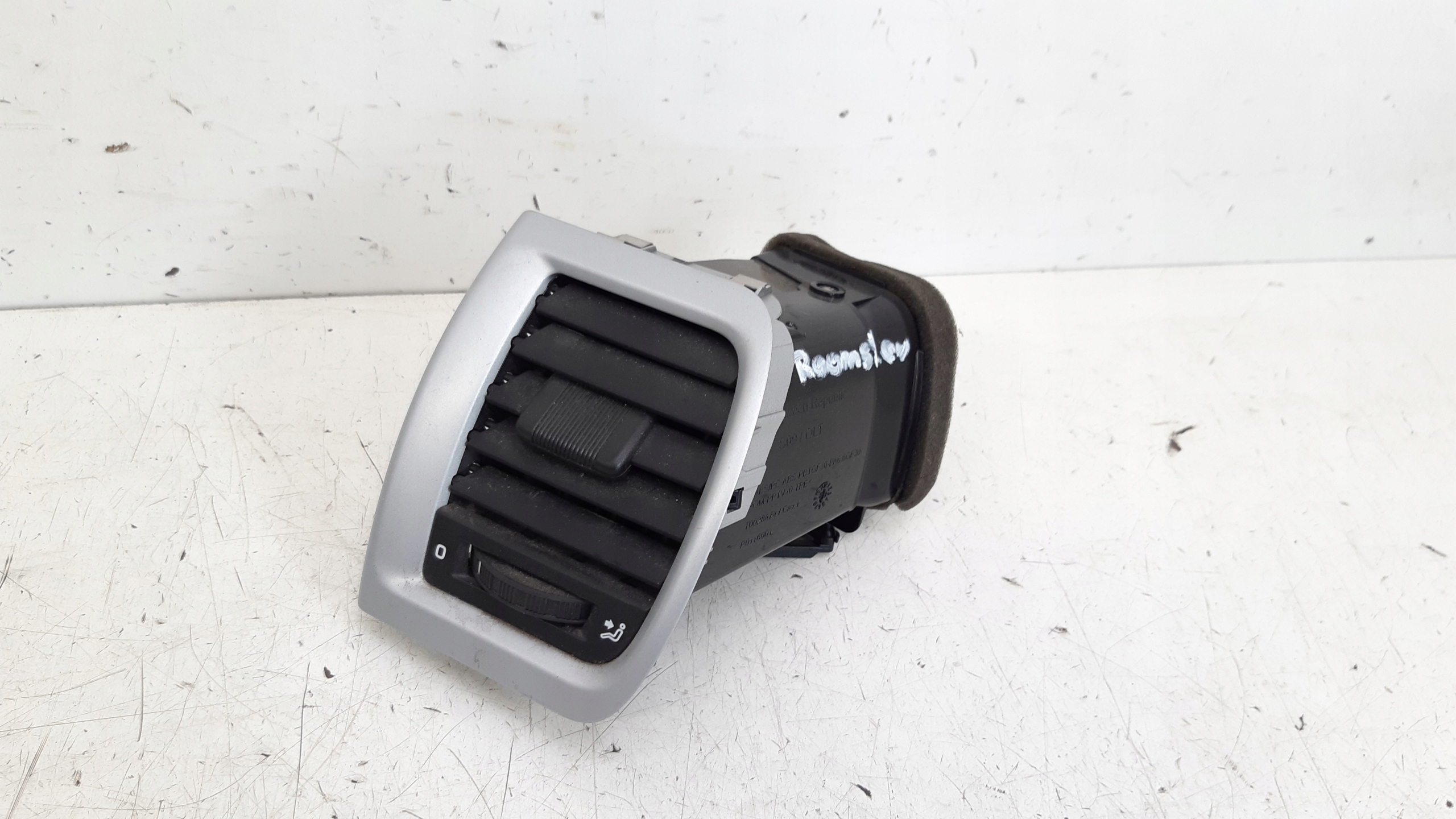 grid air conditioning devices left 5J0819701E Skoda Roomster