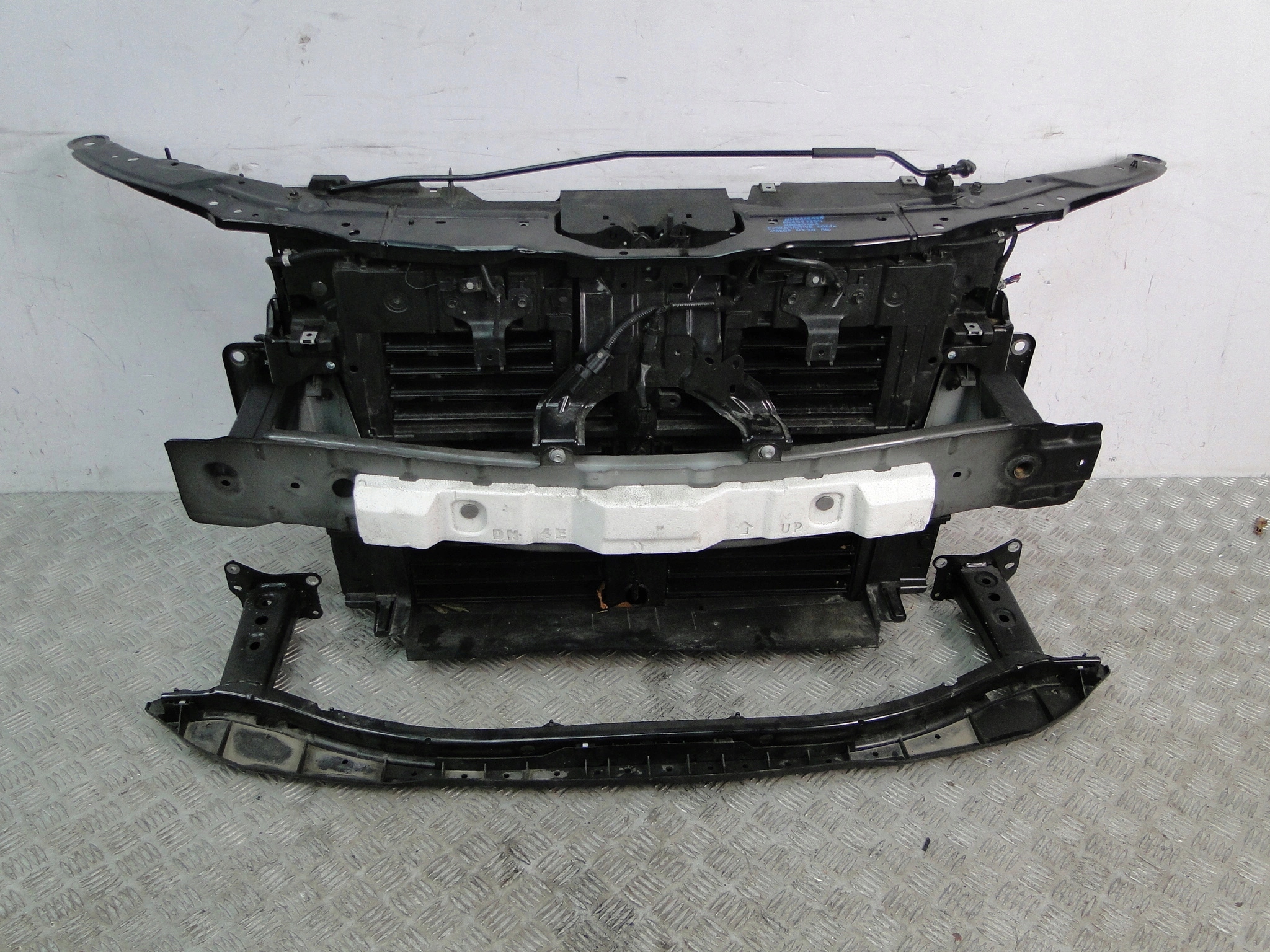 PAS PRZEDNI BELKA CHŁODNICE MAZDA MX30 MX-30 2021R Producent części Inny