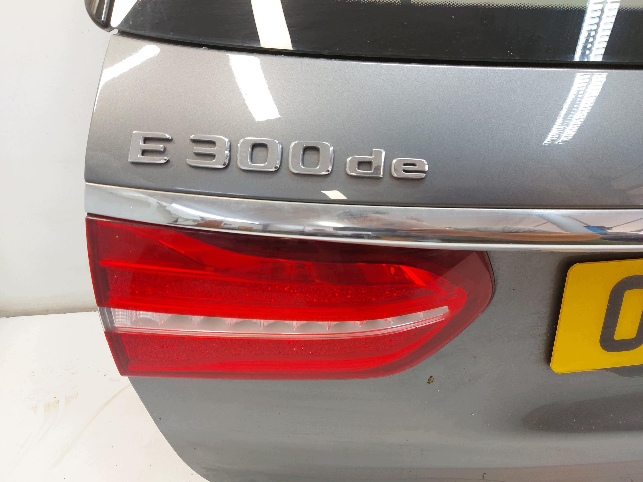 MERCEDES W213 E300de Kombi trunk door boot 992 2020 AS2