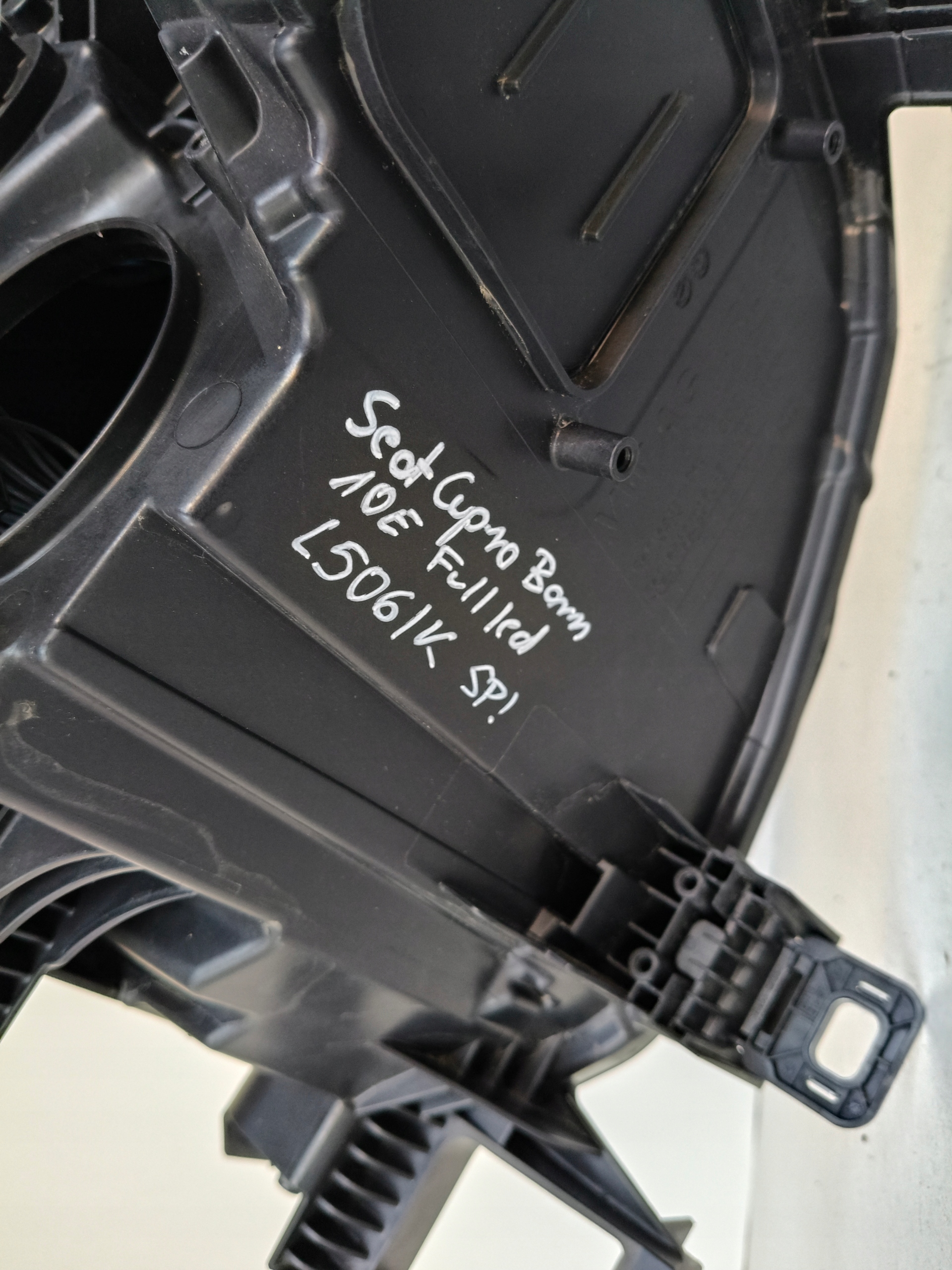 light right REFLEKTOR SEAT CUPRA BORN 10E 21- FULL LED