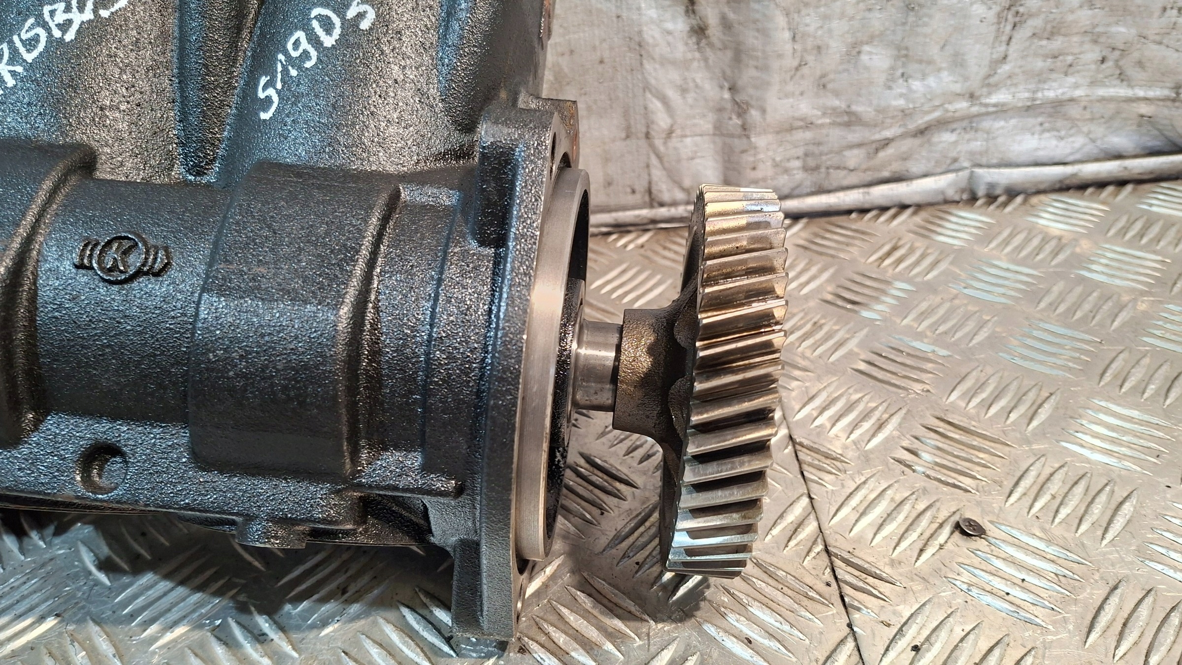 pump hydraulic IVECO 8695955116